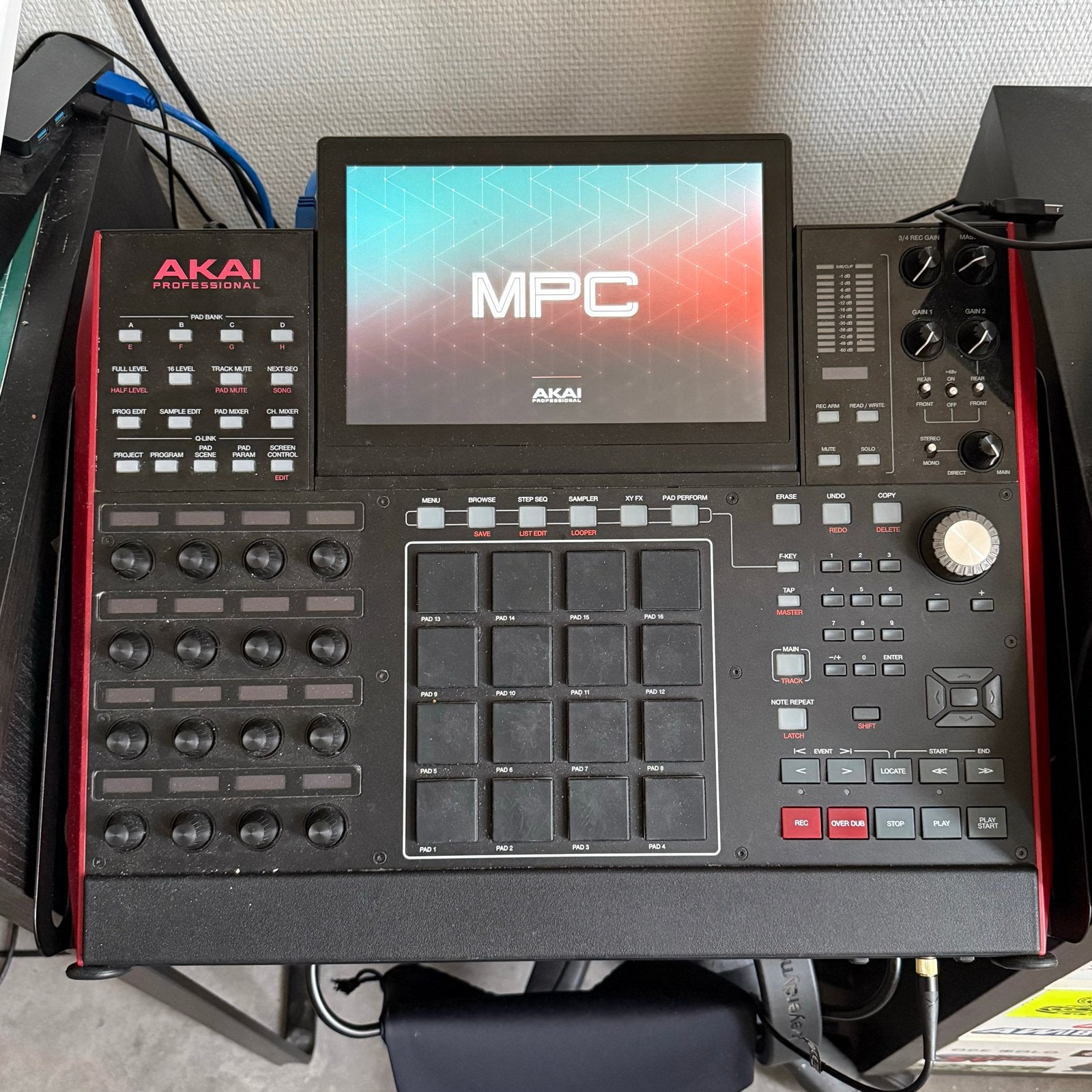 AKAI MPC X met stofkap en Magma case, Muziek en Instrumenten, Ophalen, Gebruikt, Overige merken