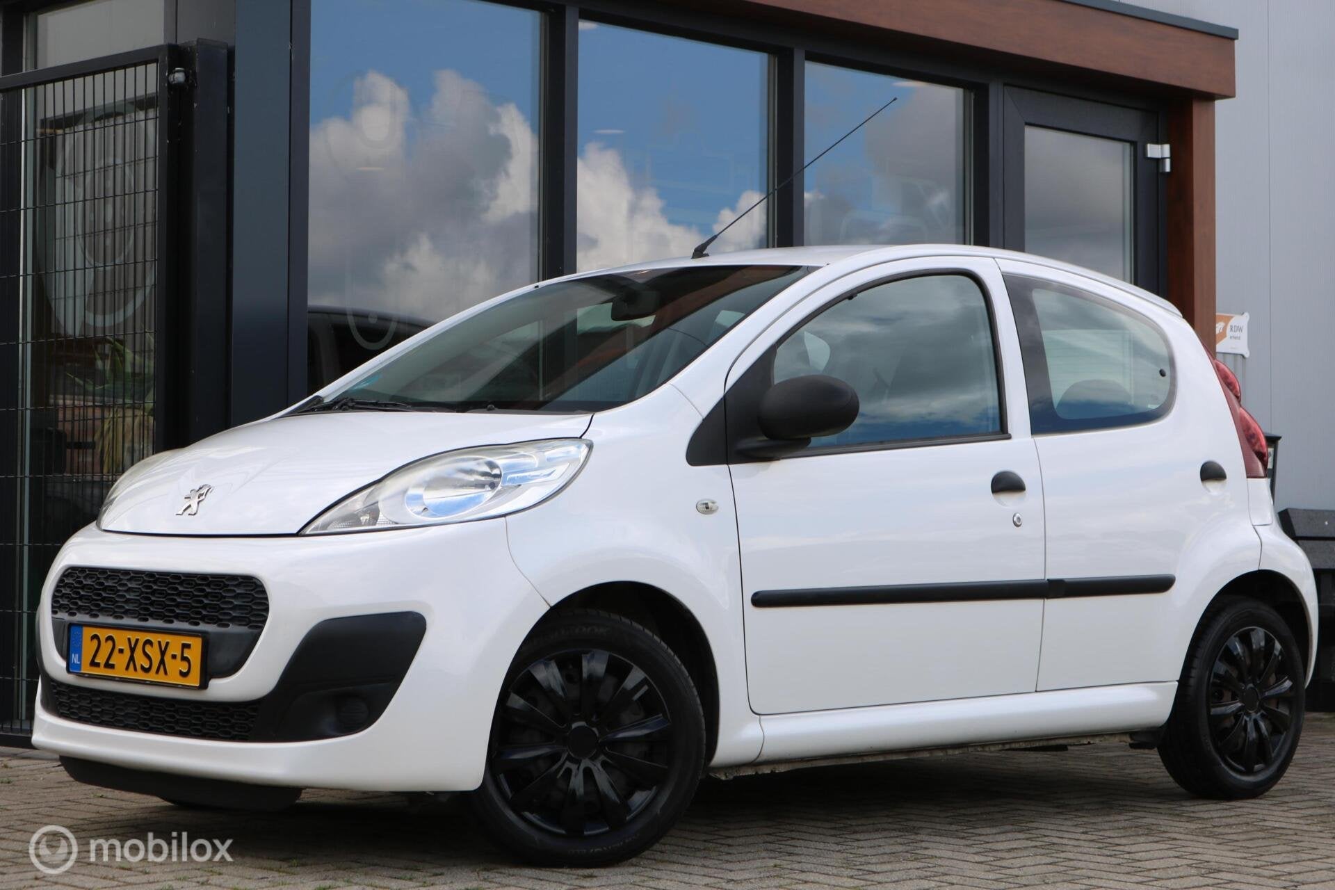 Peugeot 107 1.0 Blue Lease | Airco | Elec. ramen | NAP, Voorwielaandrijving, Euro 5, Electronic Stability Program (ESP), Gebruikt