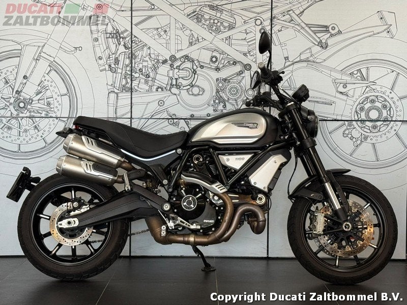 Ducati SCRAMBLER 1100 DARK STEALTH (bj 2023), Motoren, 1079 cc, Sport, Meer dan 35 kW, Gebruikt