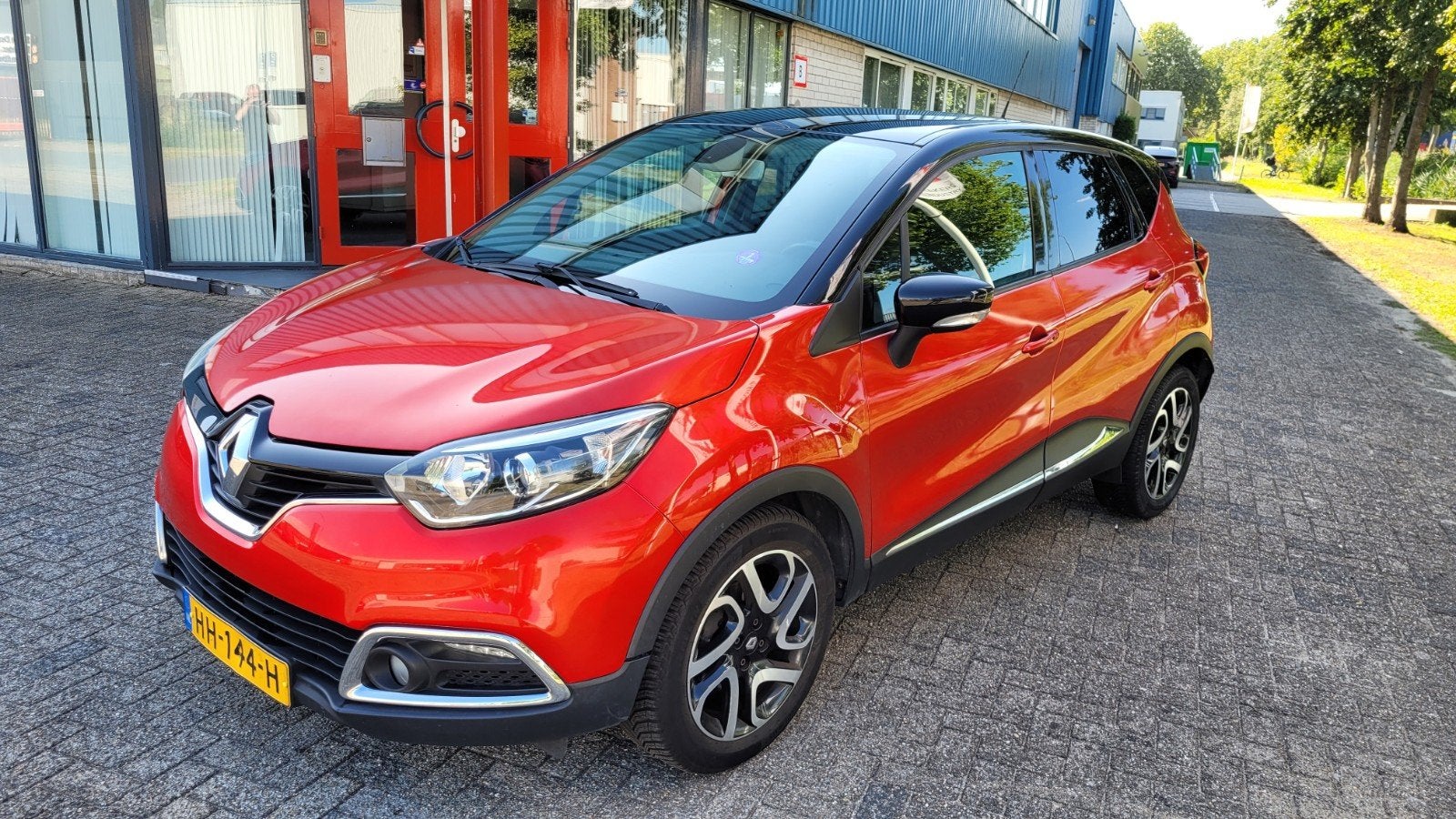 Renault Captur 1.2 TCE 120 EDC automaat 2015 Rood navi/pdc/, Auto's, Renault, Stof, 625 kg, 4 cilinders, Origineel Nederlands