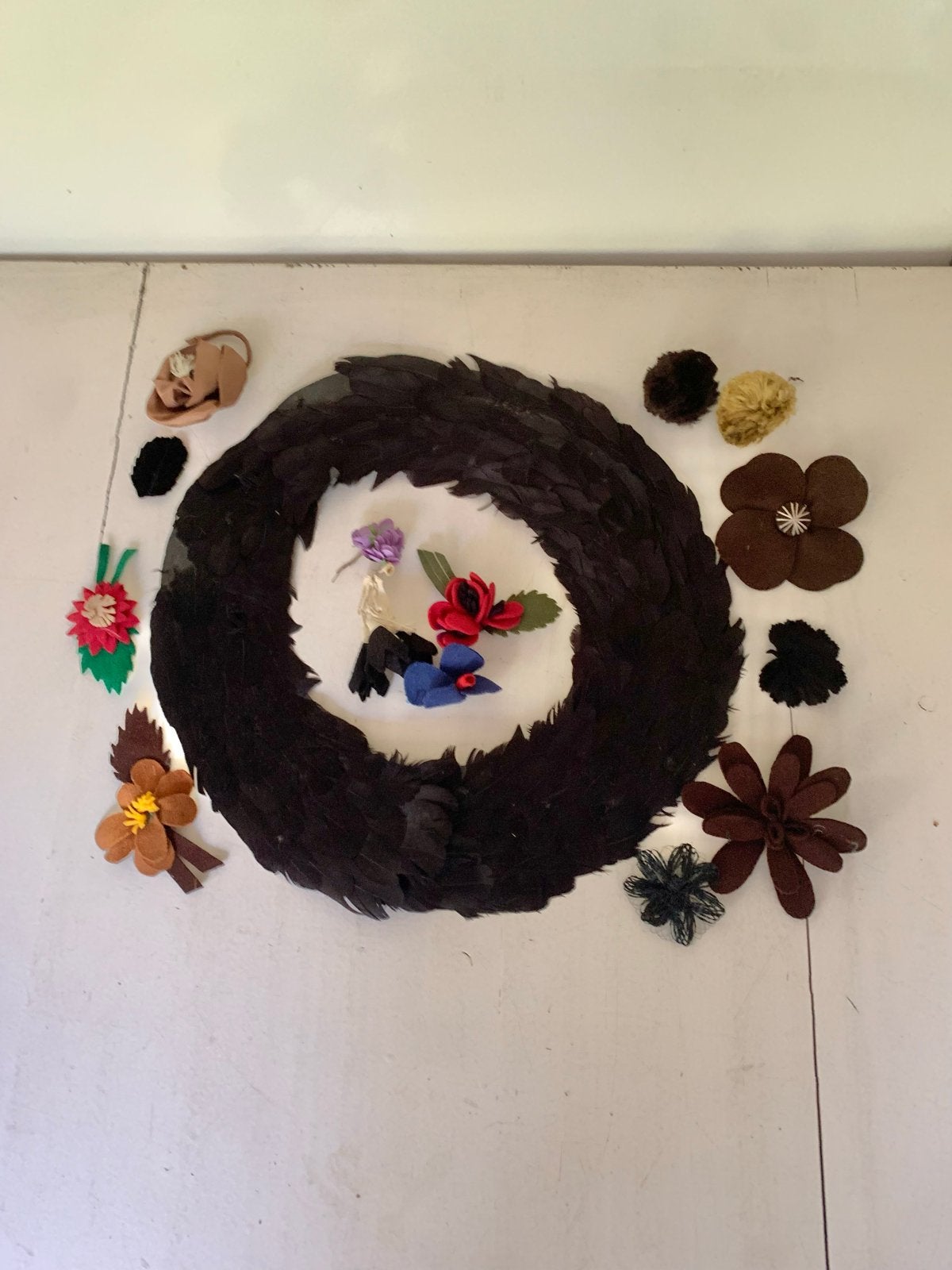 Set van 15 vintage hoedenversieringen - bloemen en veren, Ophalen of Verzenden