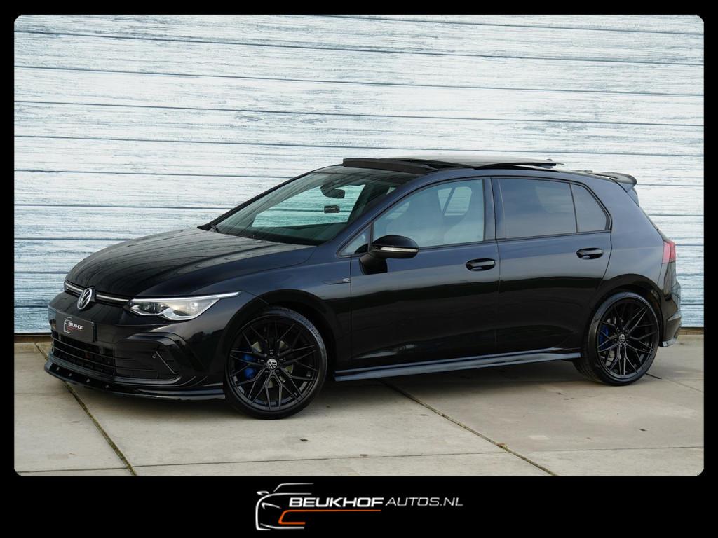 Volkswagen Golf 1.5 eTSI R-Line Pano H&K Audio Cruise Camera, Auto's, 4 cilinders, 150 pk, Zwart, Bedrijf