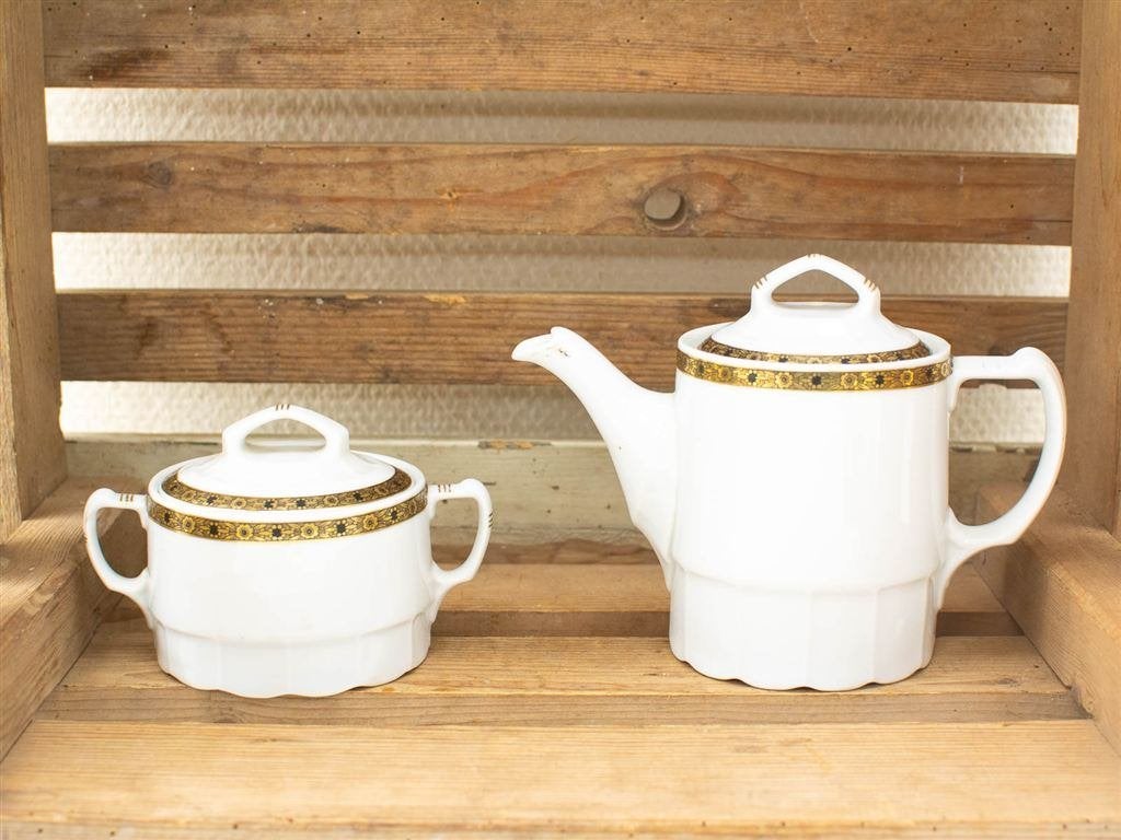porseleinen theepot en suikerpotje 33389, Gebruikt, Ophalen of Verzenden, Bord(en), Overige stijlen
