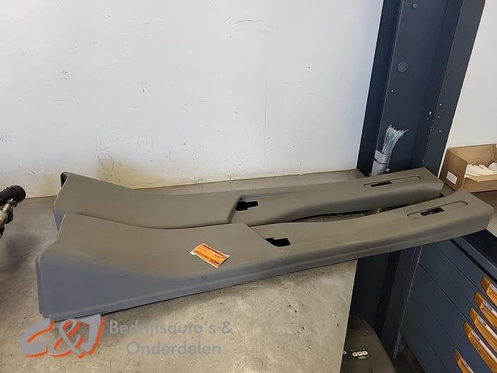 Stijl midden-links van een Opel Movano, Gebruikt, -, -, Opel