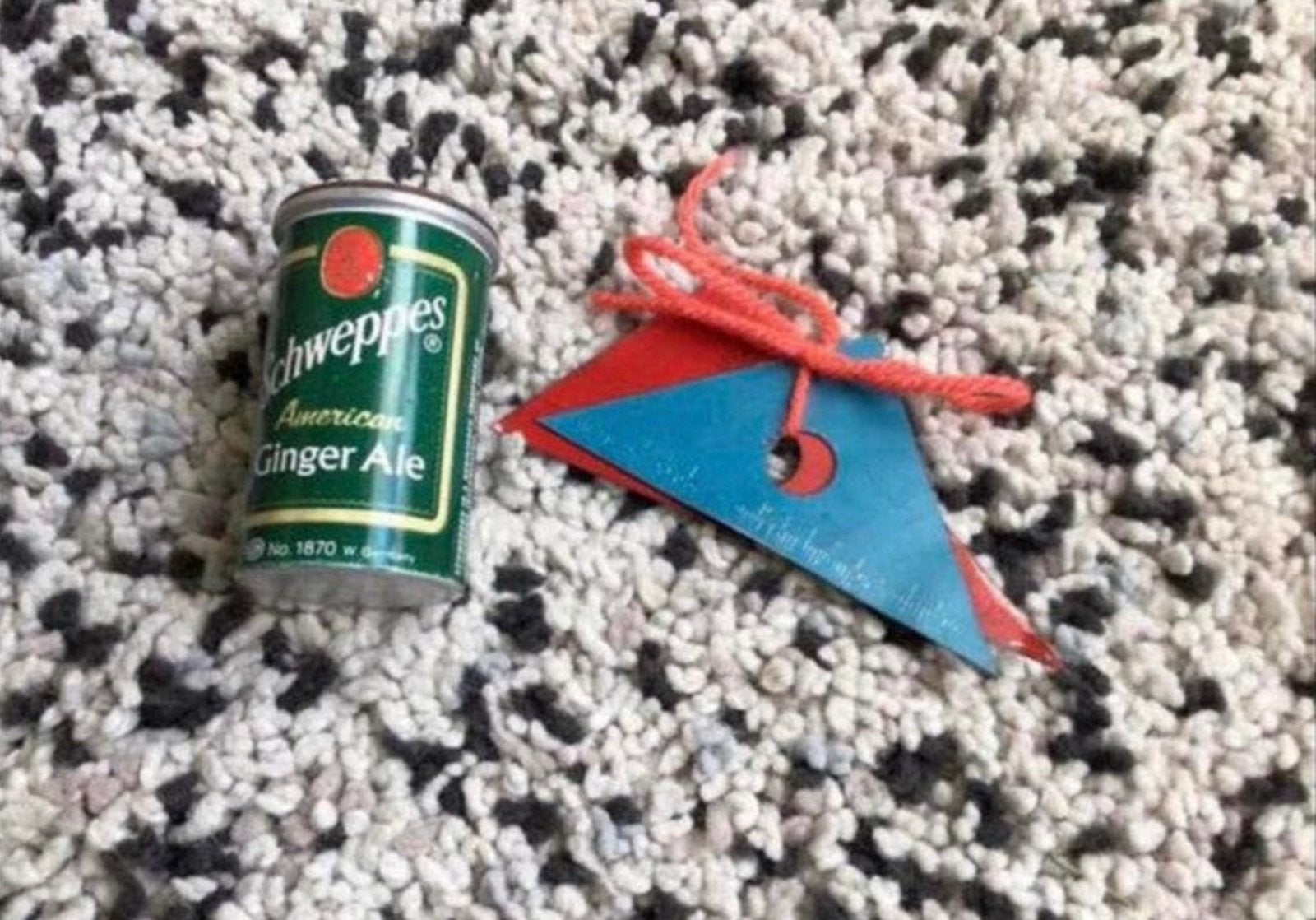 Antieke 🌺ijzeren Geo driehoekjes 🌺 puntenslijper SCHWEPPES, Antiek en Kunst, Verzenden