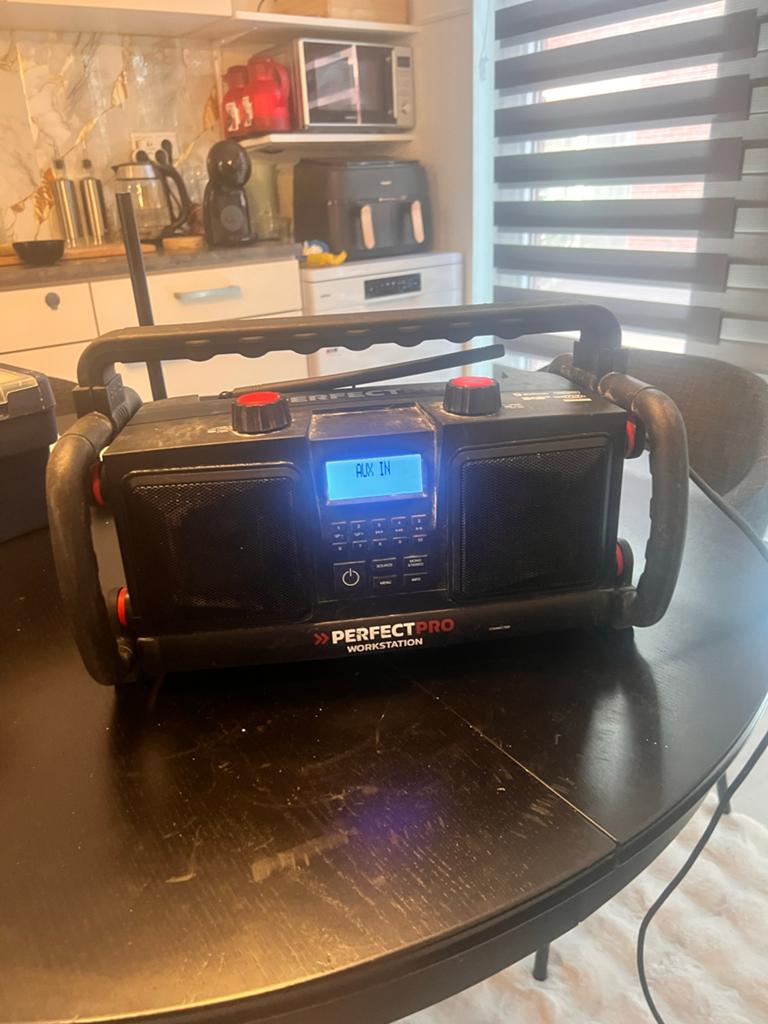 PerfectPro Workstation Bouwradio DAB+ Bluetooth USB, Ophalen of Verzenden, Gebruikt, Bouwradio