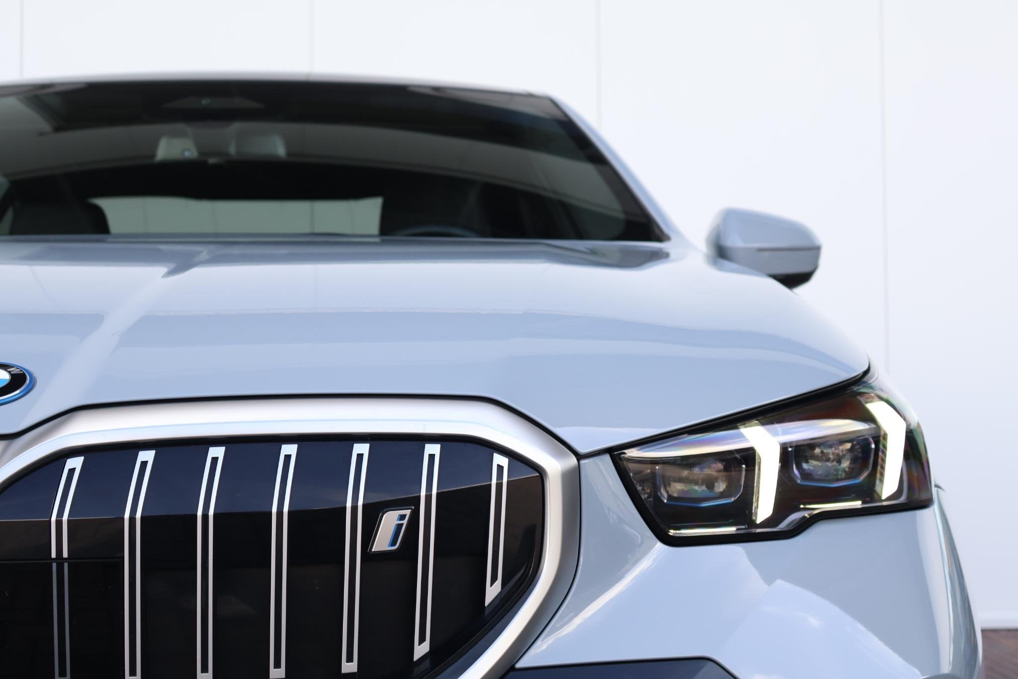 BMW i5 eDrive40 84 kWh | Soh 97% | M-Sport Pakket | Pano Dak, Automaat, Gebruikt, Zwart, Met garantie (alle)