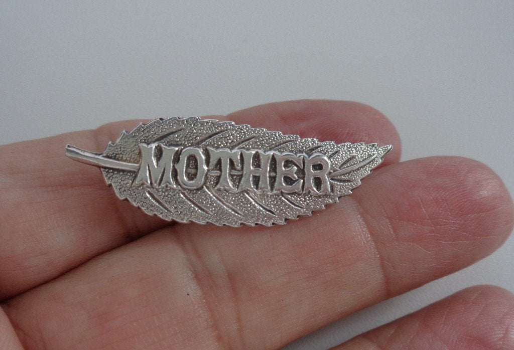 zilveren blad broche met MOTHER [1139], 4 tot 7 cm, Verzenden, Zo goed als nieuw, Zilver