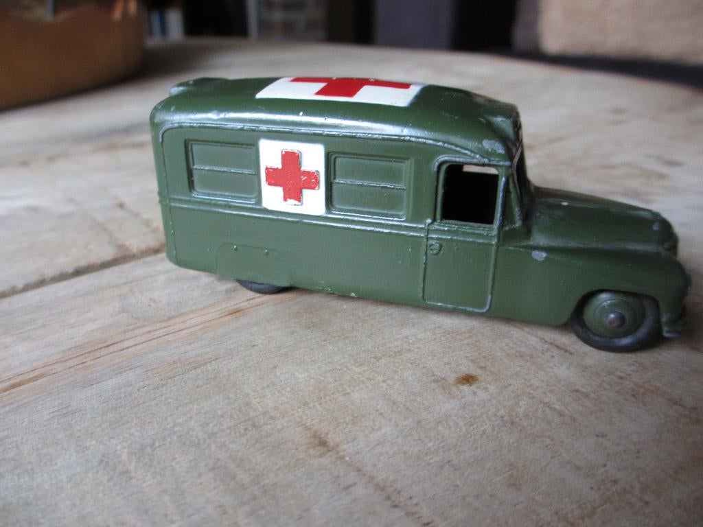 Dinky Toy  624 Military Ambulance, Ophalen of Verzenden, Gebruikt, Overige typen, Dinky Toys