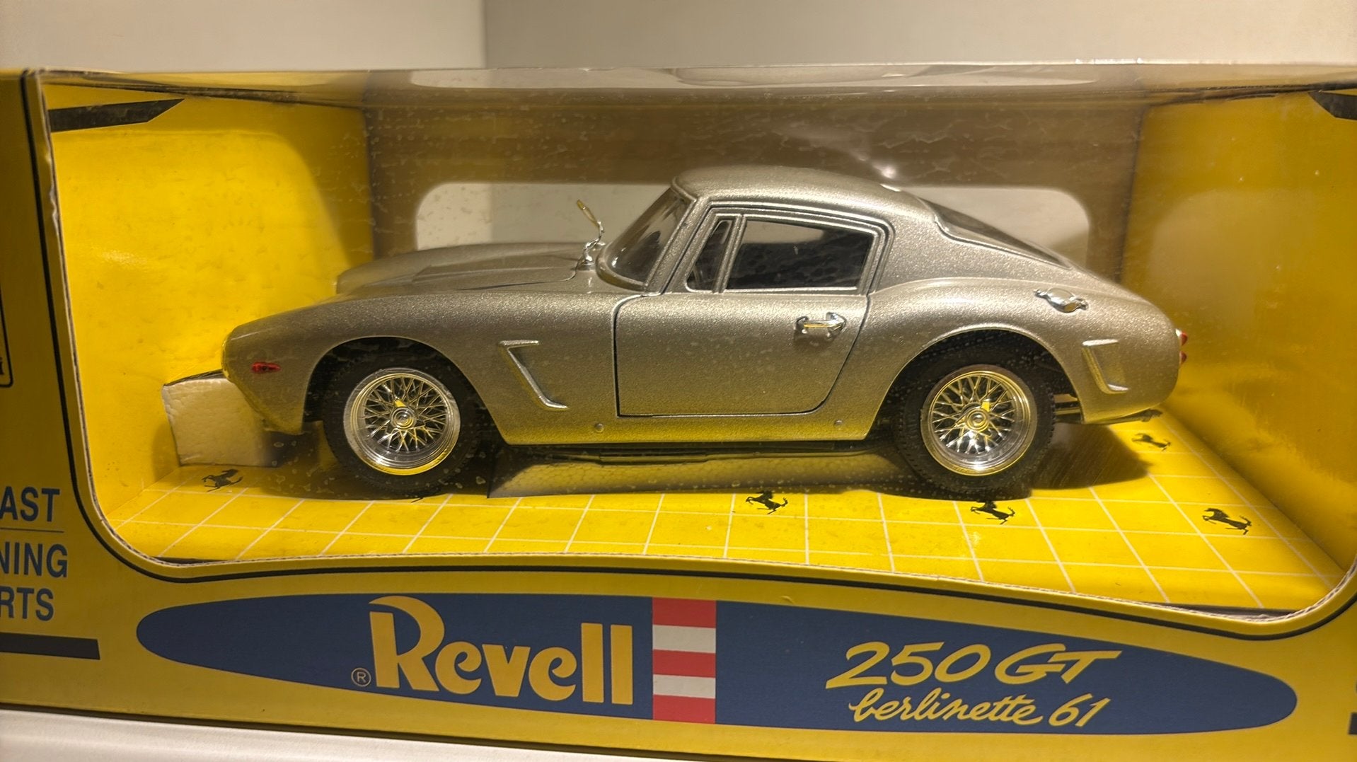 Ferrari 250 gt berlinetta 61 revell 1.18, Auto, Ophalen of Verzenden, A, A