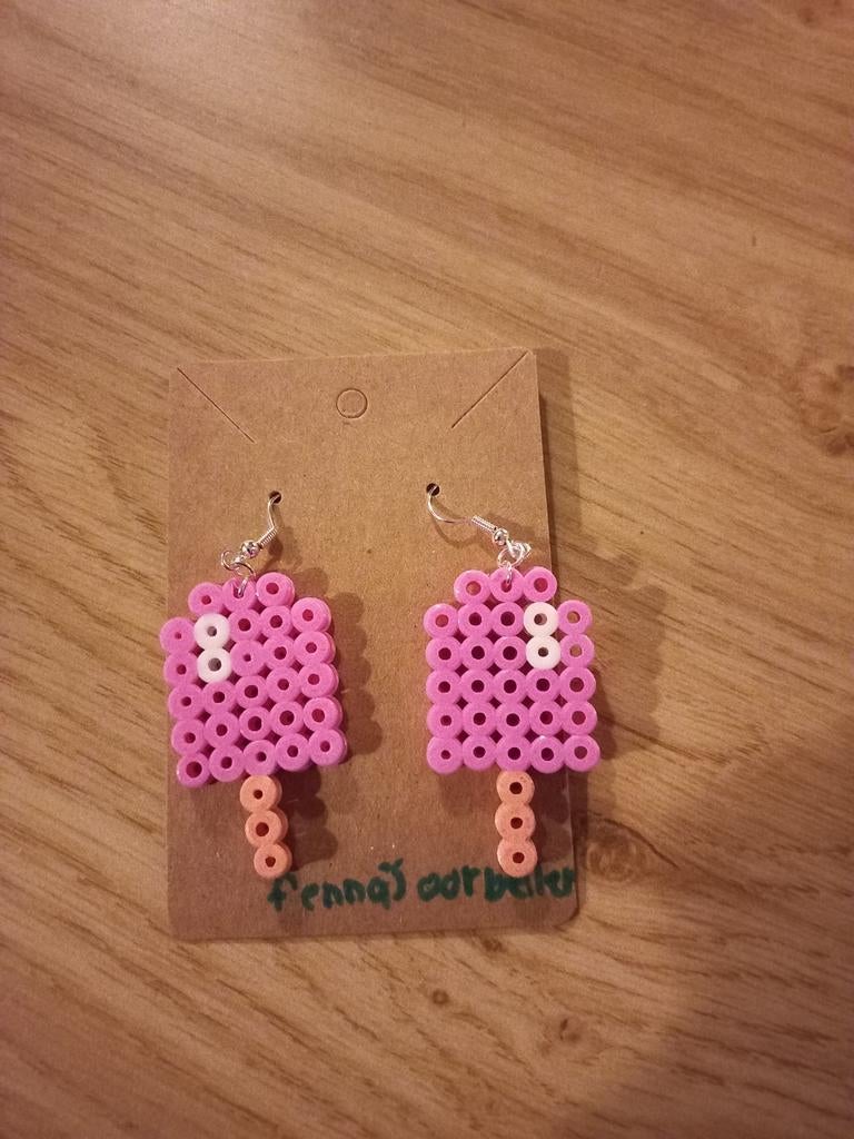 Handgemaakte roze ijsjes oorbellen van strijkkralen, Ophalen of Verzenden, Nieuw, Roze, Oorbellen