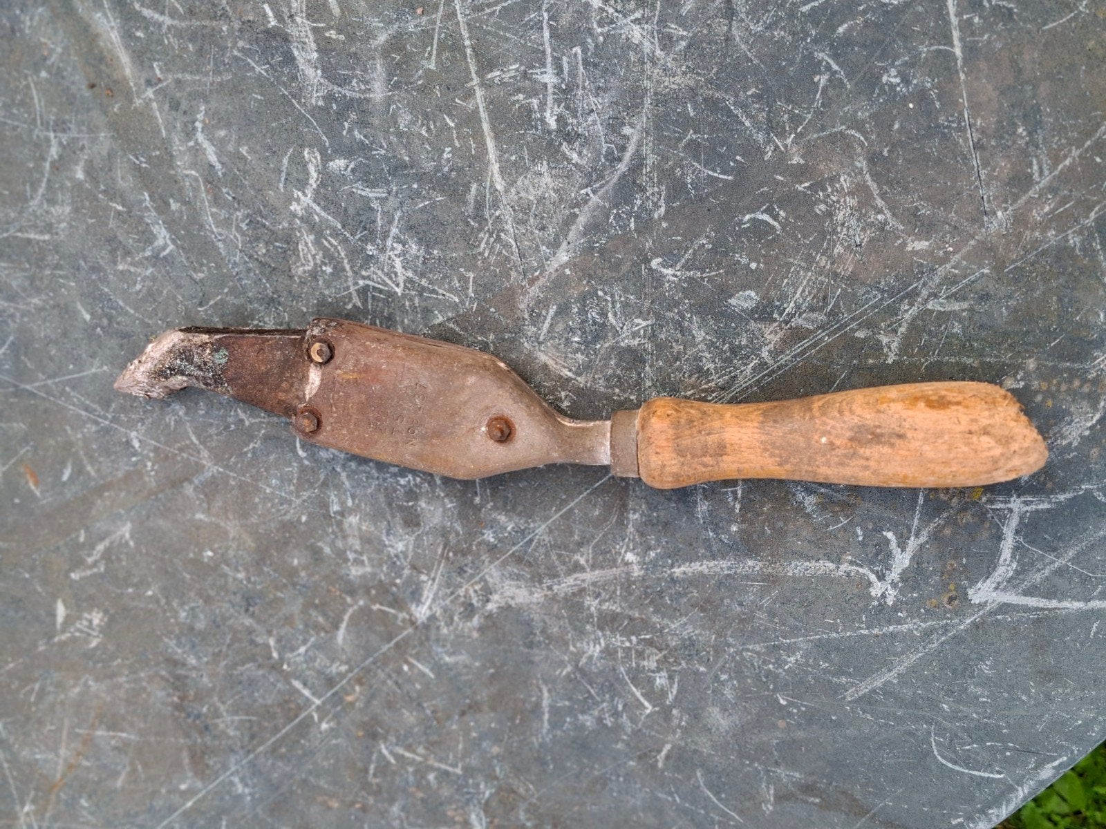 Ambachtelijke soldeerbout met houten handvat, Antiek en Kunst, Ophalen of Verzenden