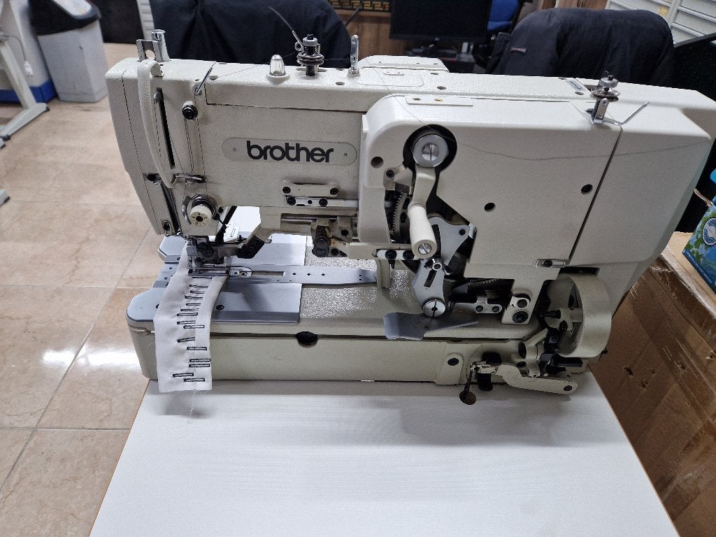 Brother LH4-814-2 Industriële Knoopgatenmachine – Nieuw, Ophalen, 1045AL, Info@merhaletex.com, Nieuw