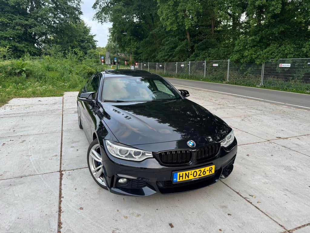 BMW 4-Serie 420I M-pakket 2015, Auto's, BMW, Achterwielaandrijving, 4 stoelen, Zwart, Leder