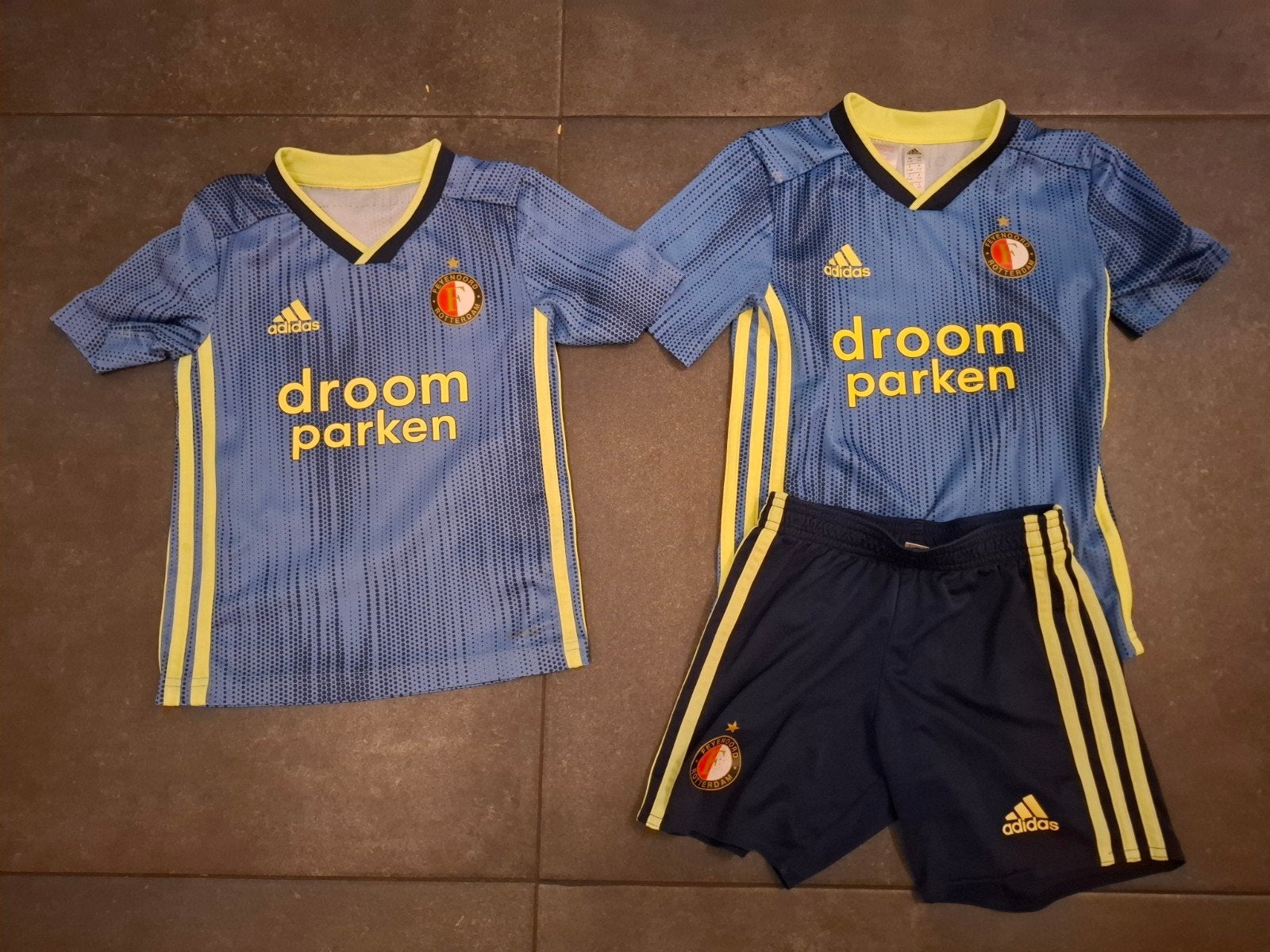 Feyenoord voetbalshirts en broekje voor kinderen, Ophalen of Verzenden, Gebruikt, Adidas, Jongen of Meisje