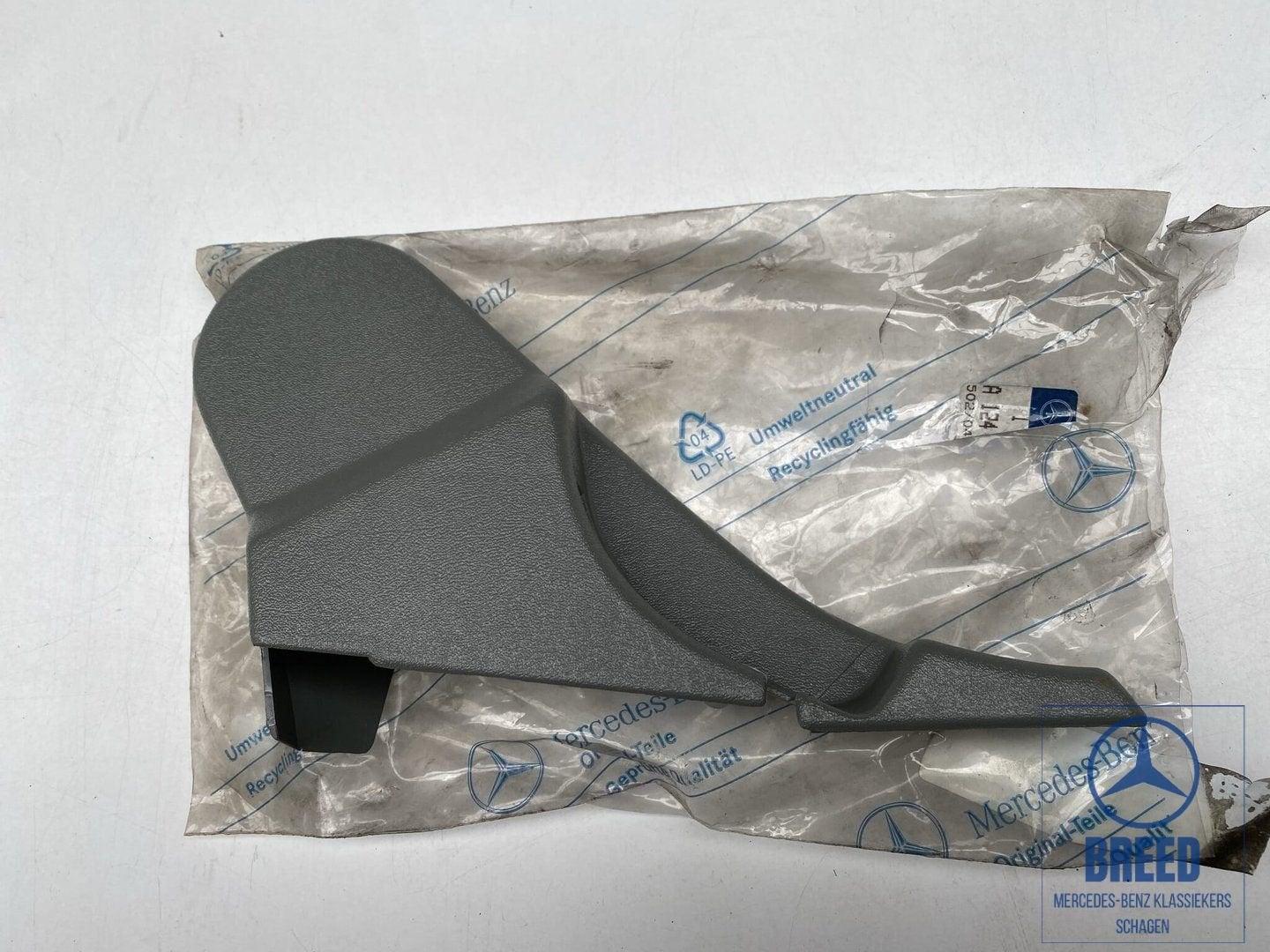 NOS afdekking bestuurdersstoel rechts grijs Mercedes W124, -, Nieuw, Ophalen of Verzenden, -