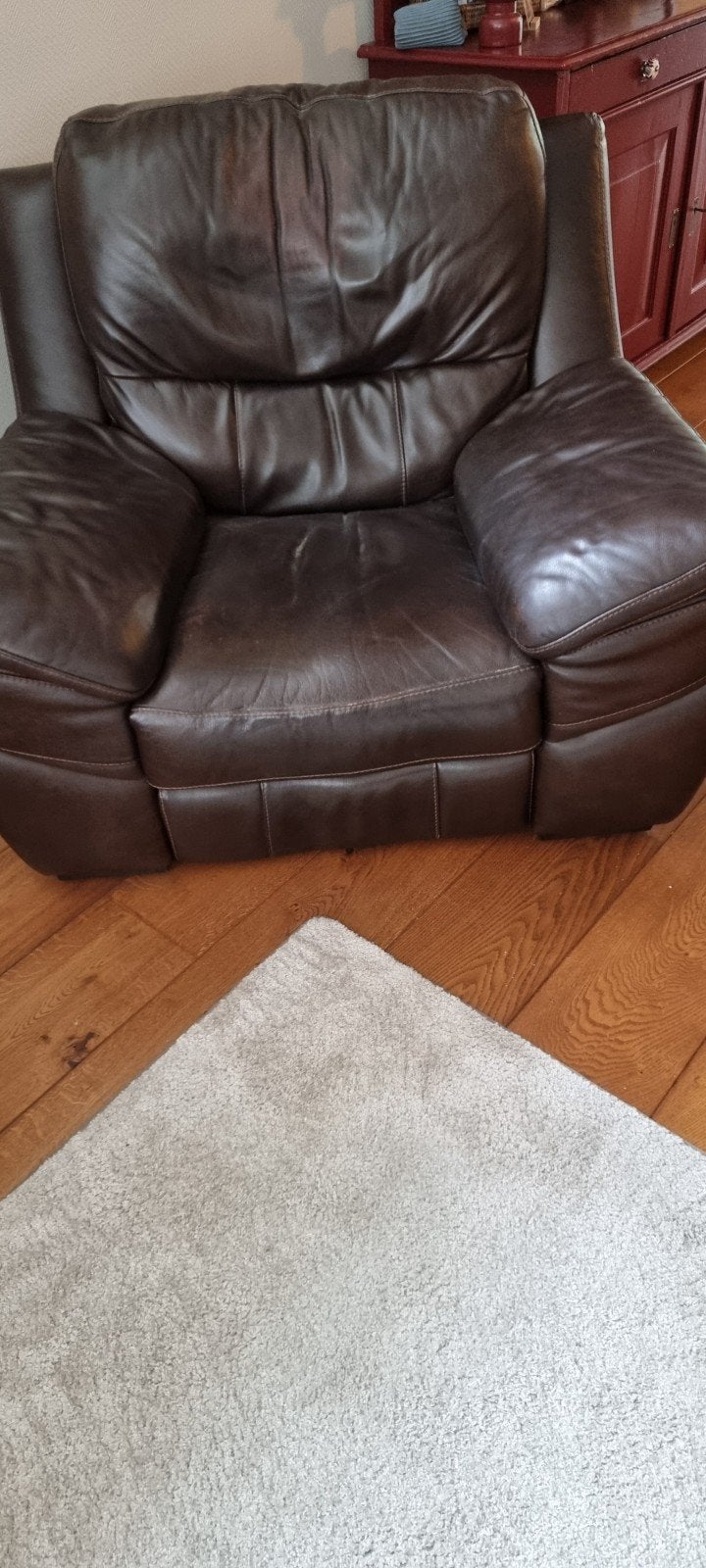 Leren fauteuil met elektrische bediening, Gebruikt, Ophalen of Verzenden, 75 tot 100 cm, Leer
