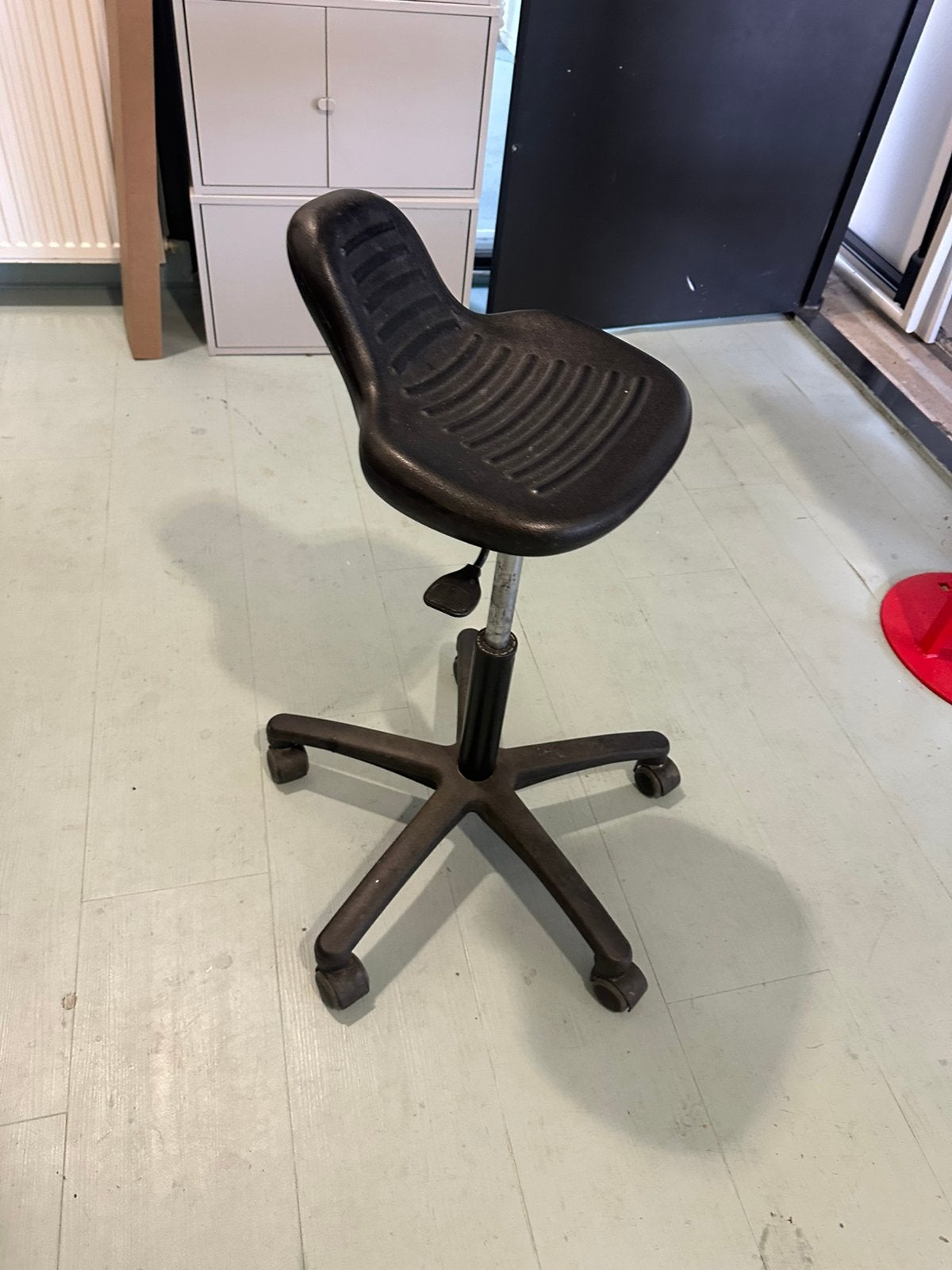 Werkplaats stoelen werkplaatsstoel in hoogte verstelbaar, Ophalen, Zo goed als nieuw, Zwart