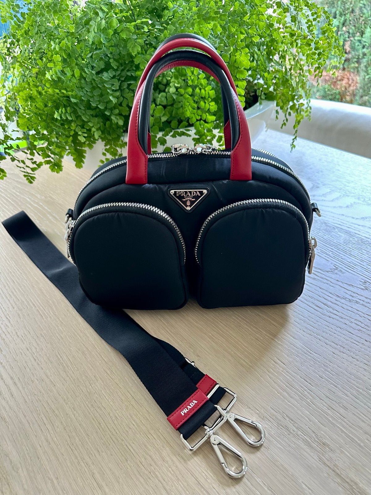 Prada Nylon Limited Edition Tas - Zo goed als nieuw, Sieraden, Tassen en Uiterlijk, Tassen | Damestassen, Ophalen of Verzenden