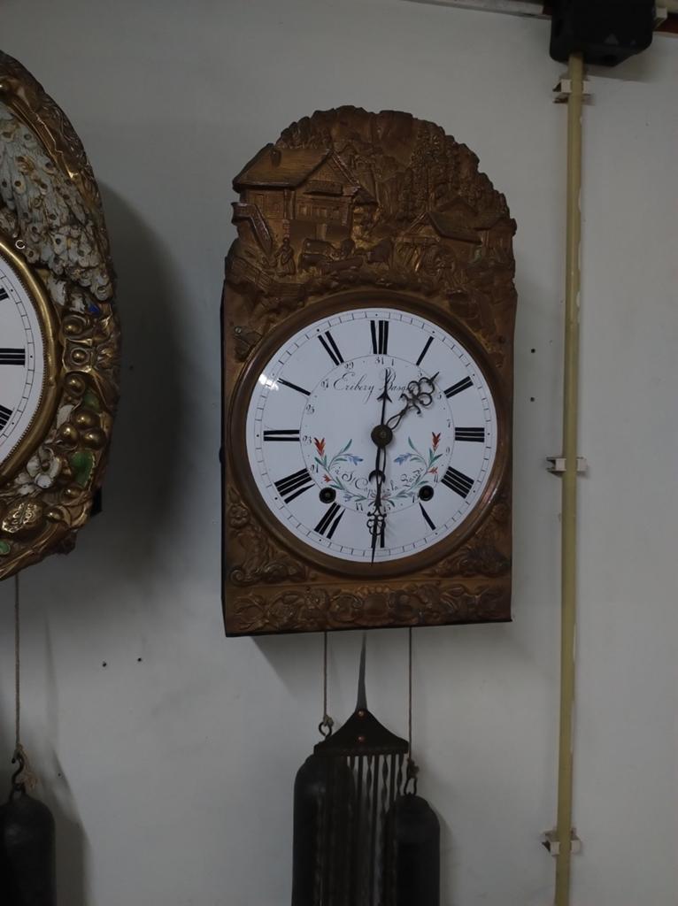 Antieke Comtoise Klok met Maandaanduiding en harpslinger, Antiek en Kunst, Ophalen