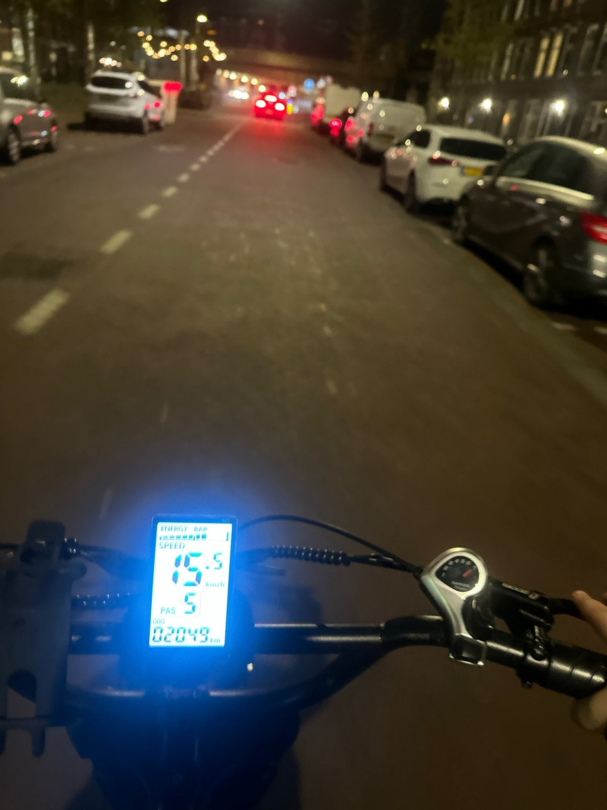 Elektrische fiets met sticker op de accu, Fietsen en Brommers, Fietsen | Heren | Herenfietsen, Ophalen, Gebruikt, Overige merken