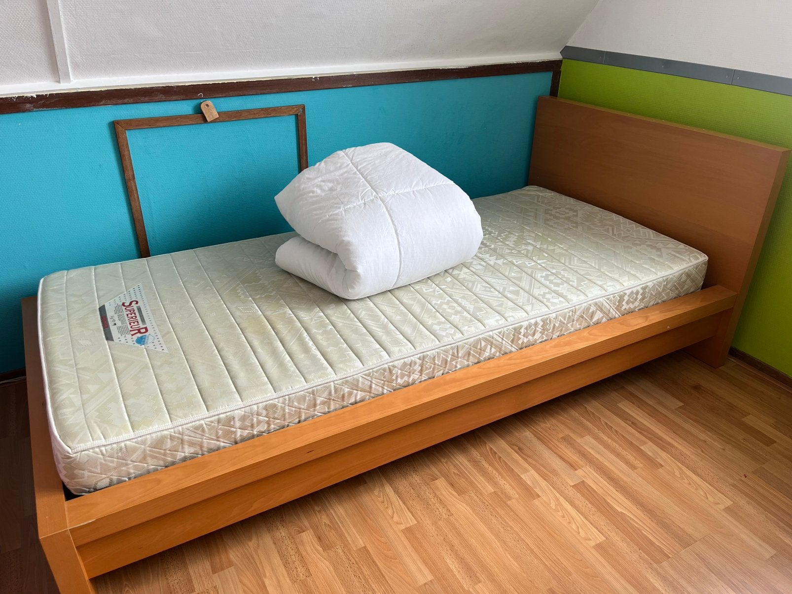 Gratis ophalen 2 houten bedden, Ophalen, Gebruikt, 90 cm, 200 cm