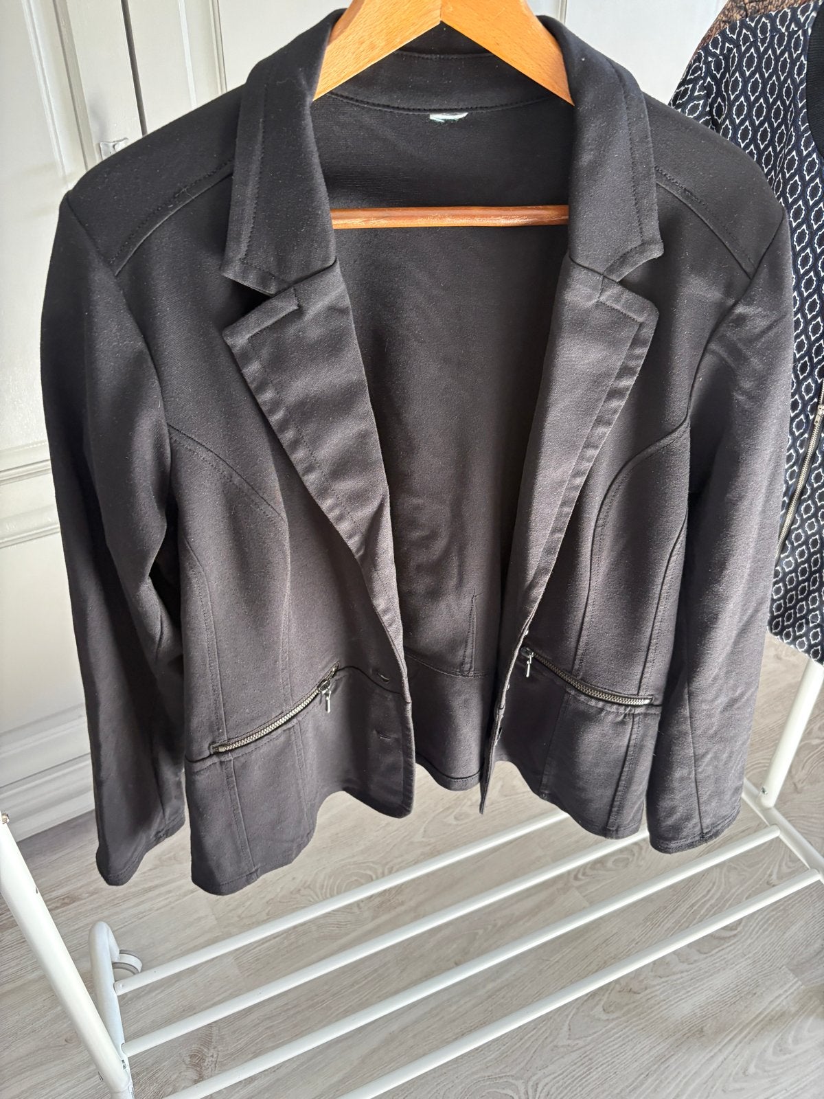 Dames jasjes: Zwarte blazer, blauw kort jasje, PU jasje, Ophalen of Verzenden, Gedragen, Maat 46/48 (XL) of groter, Meerkleurig