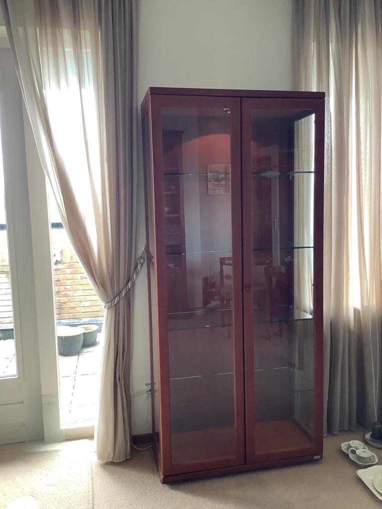 Hulsta vitrine kast, Ophalen, Gebruikt, 4 glazen planken, 50 tot 100 cm