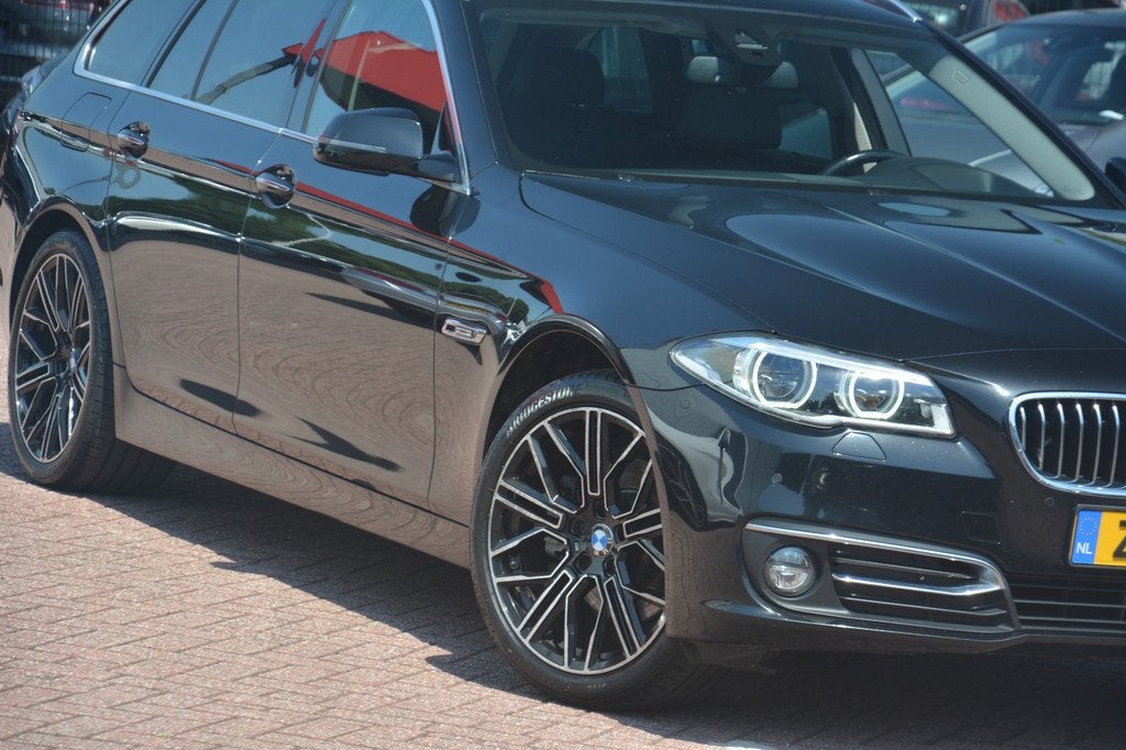 BMW 5 Serie Touring 520xd High Executive | Navigatie | Panor, Auto's, Euro 6, 2000 kg, Zwart, Leder
