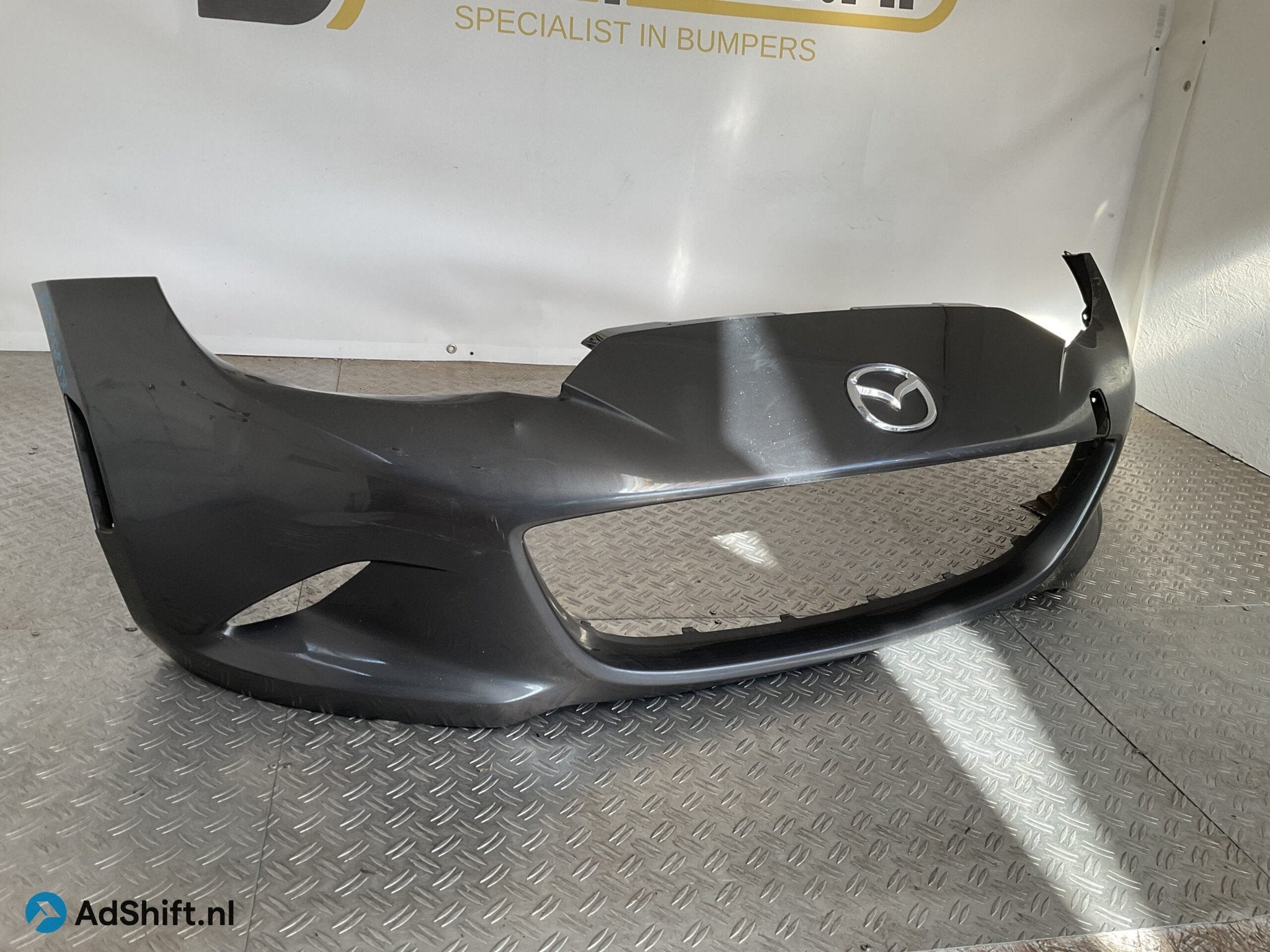 Bumper Mazda MX5 MX-5 N243-50031 Voorbumper B9-15857z, Bumper