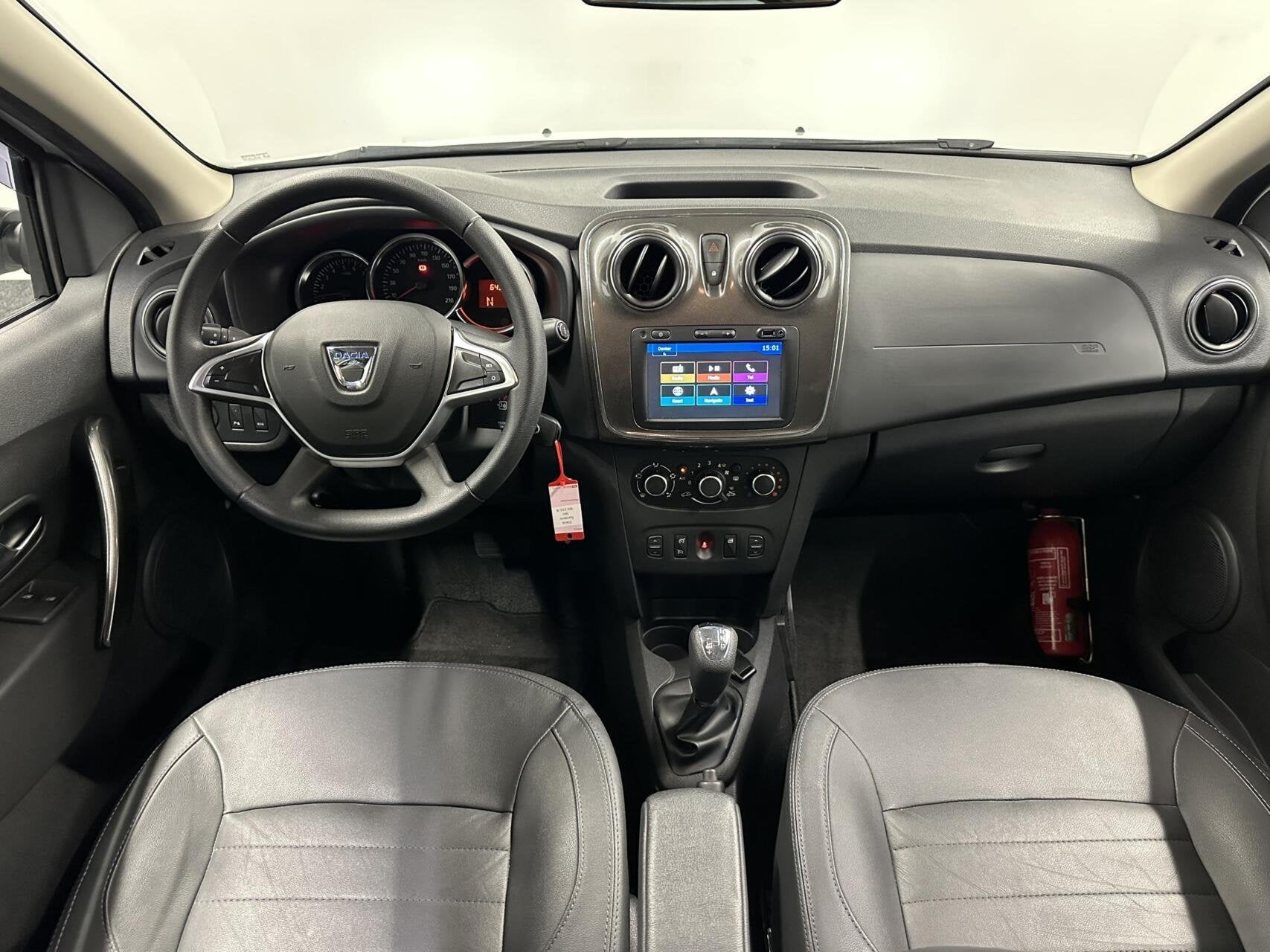 Dacia Sandero 0.9 TCe SL Stepway AUTOMAAT TREKHAAK AIRCO NAV, Auto's, 898 cc, Euro 6, Met garantie (alle), Leder en Stof