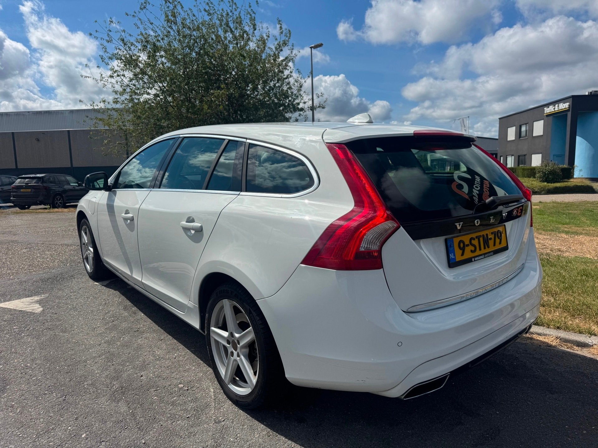 Volvo V60 | 2013 | 2.4 D6 AWD Plug-In Hybrid Summum | Automa, Auto's, Volvo, Automaat, Automatische klimaatregeling, Wit, Vierwielaandrijving