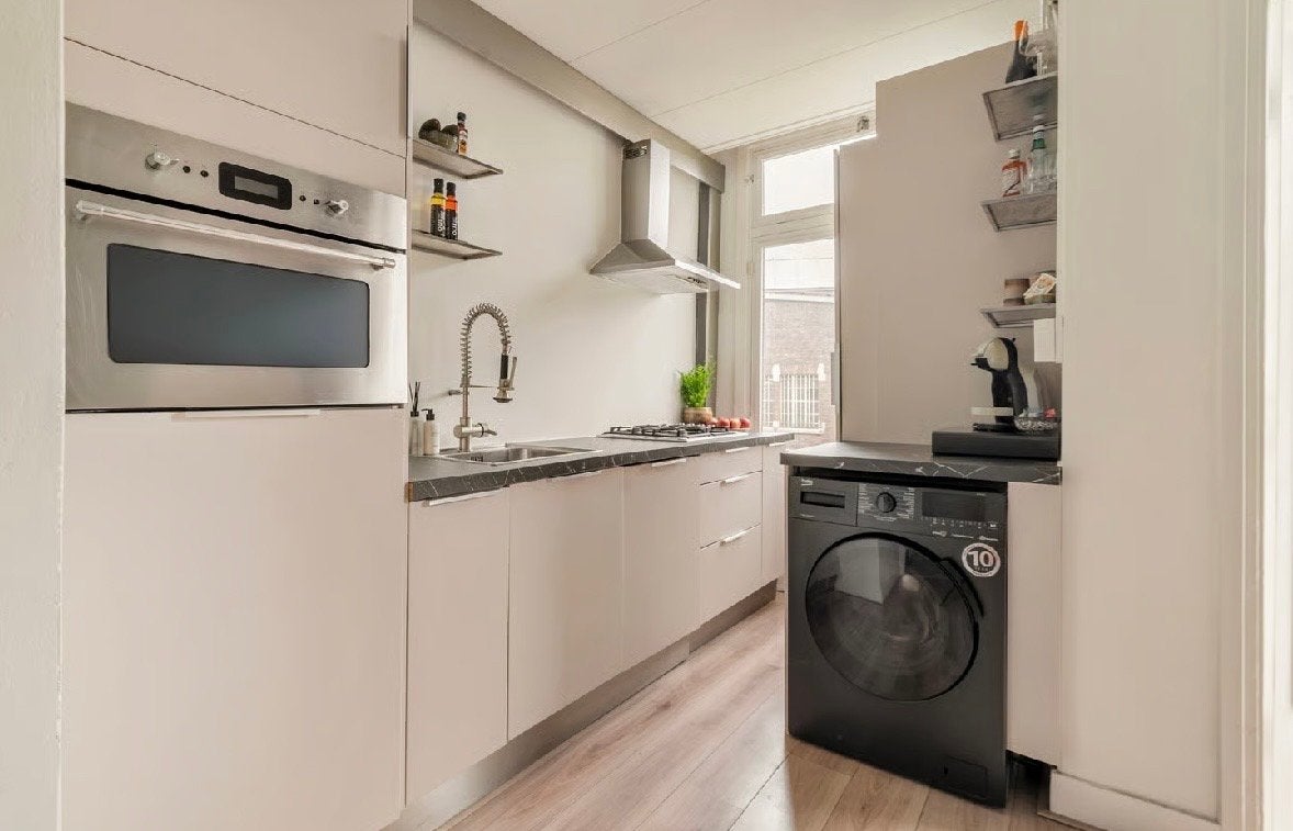Moderne keuken met inbouwapparatuur, Ophalen, Gebruikt, Enkelwandige keuken