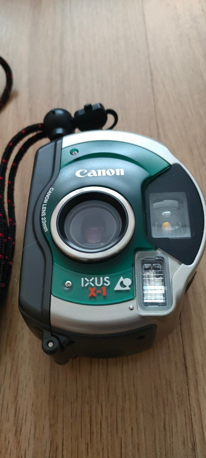 Canon ixus x 1 waterdichte Camera, Ophalen, Zo goed als nieuw, 10 t/m 40 meter