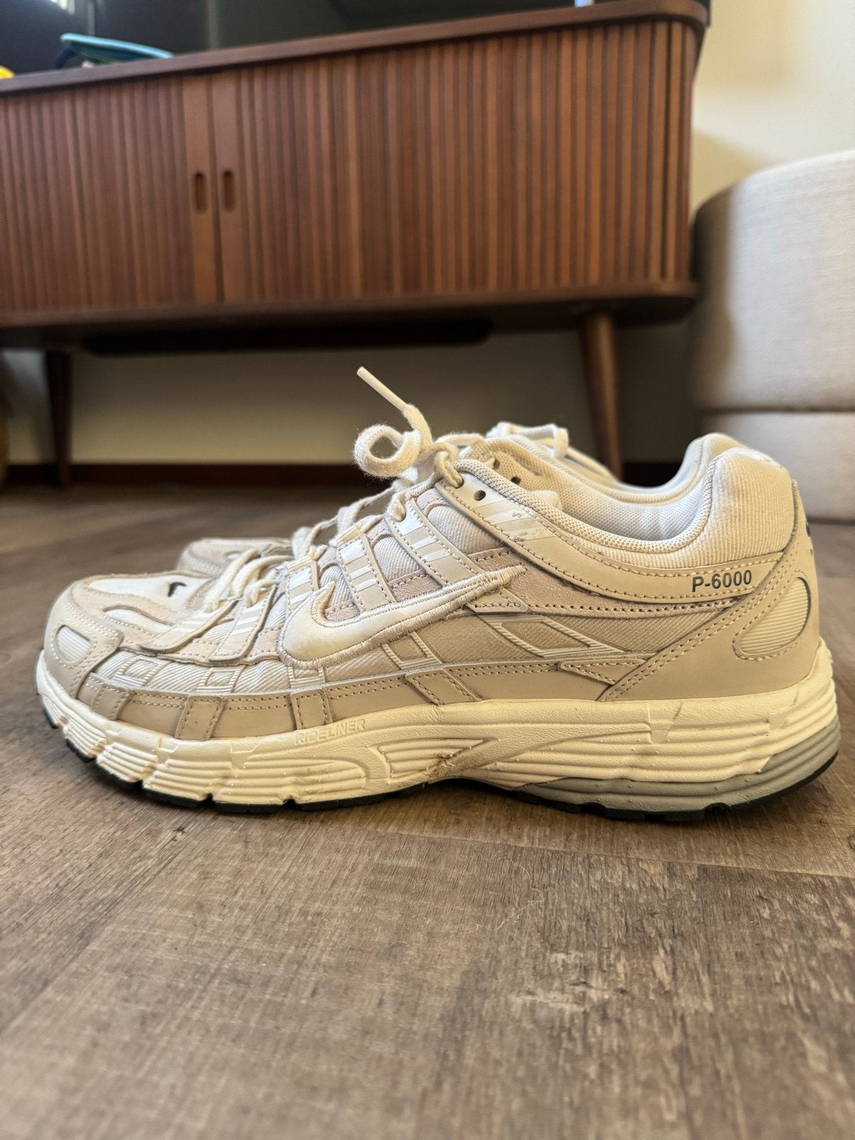 Nike P6000 sneakers maat 44 - Beige, Kleding | Dames, Beige, Ophalen of Verzenden, Sneakers of Gympen, Zo goed als nieuw