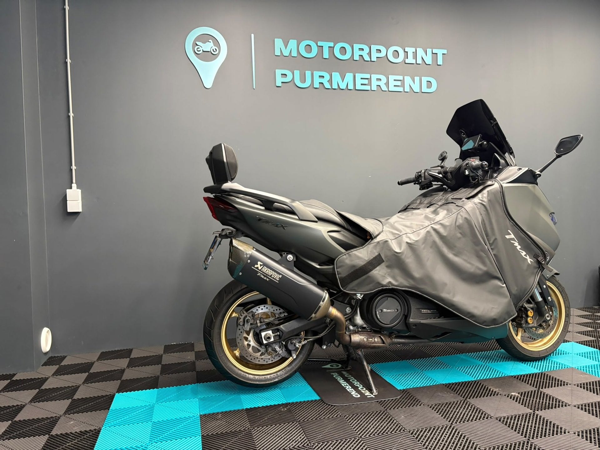 Yamaha TMAX 560 TECH MAX | TMAX 560 | AKRAPOVIC, Motoren, Scooter, 562 cc, Traction Control, Automaat