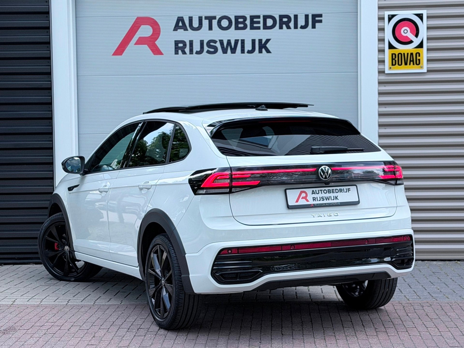 Volkswagen Taigo 1.5 TSI 3xR-Line Pano/Camera/AppleCarPlay, Auto's, 4 cilinders, 1192 kg, Alcantara, Wit