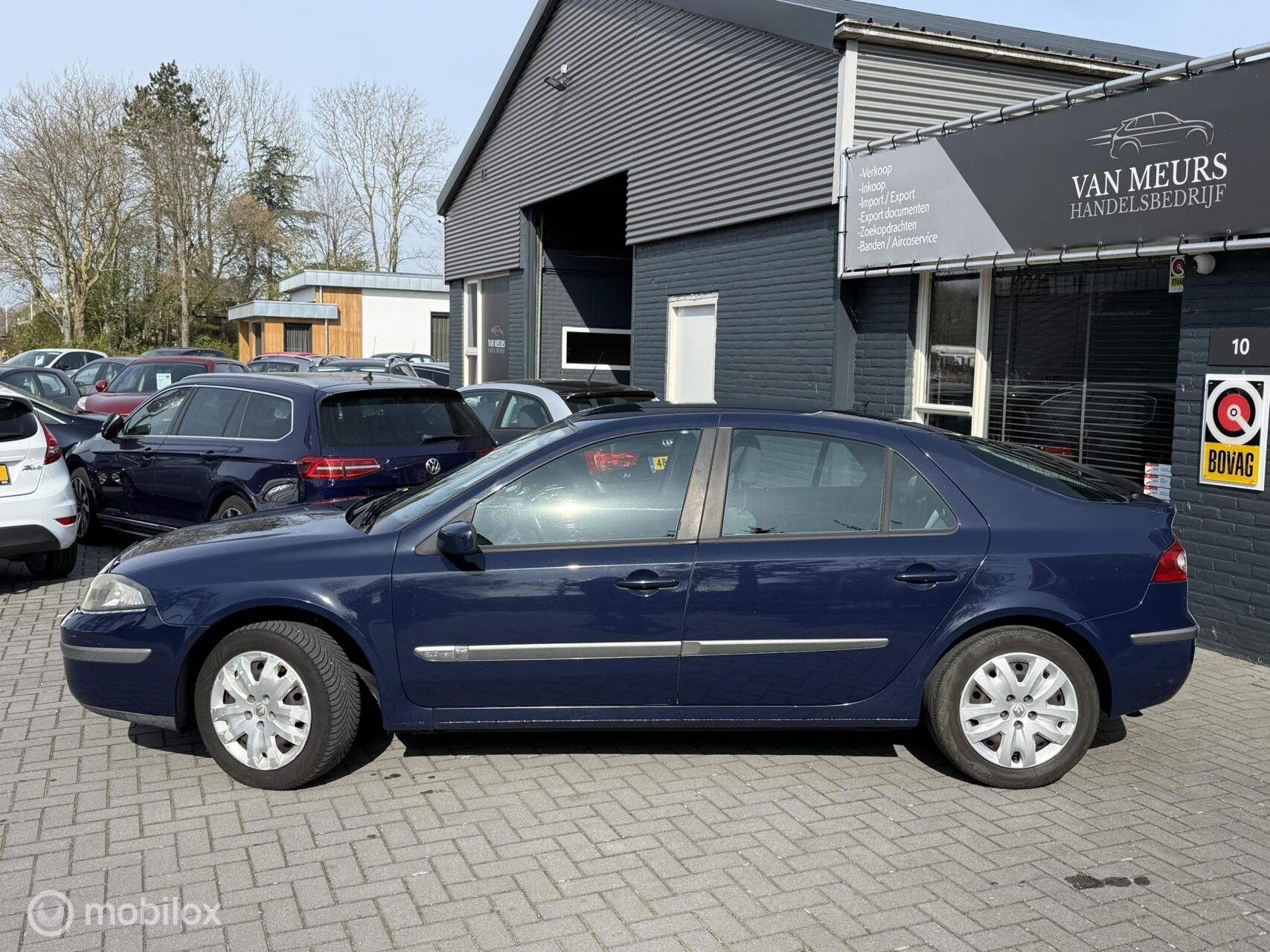 Renault Laguna 2.0-16V Business, airco, trekhaak, apk 04-202, Zwart, 4 cilinders, Blauw, Origineel Nederlands