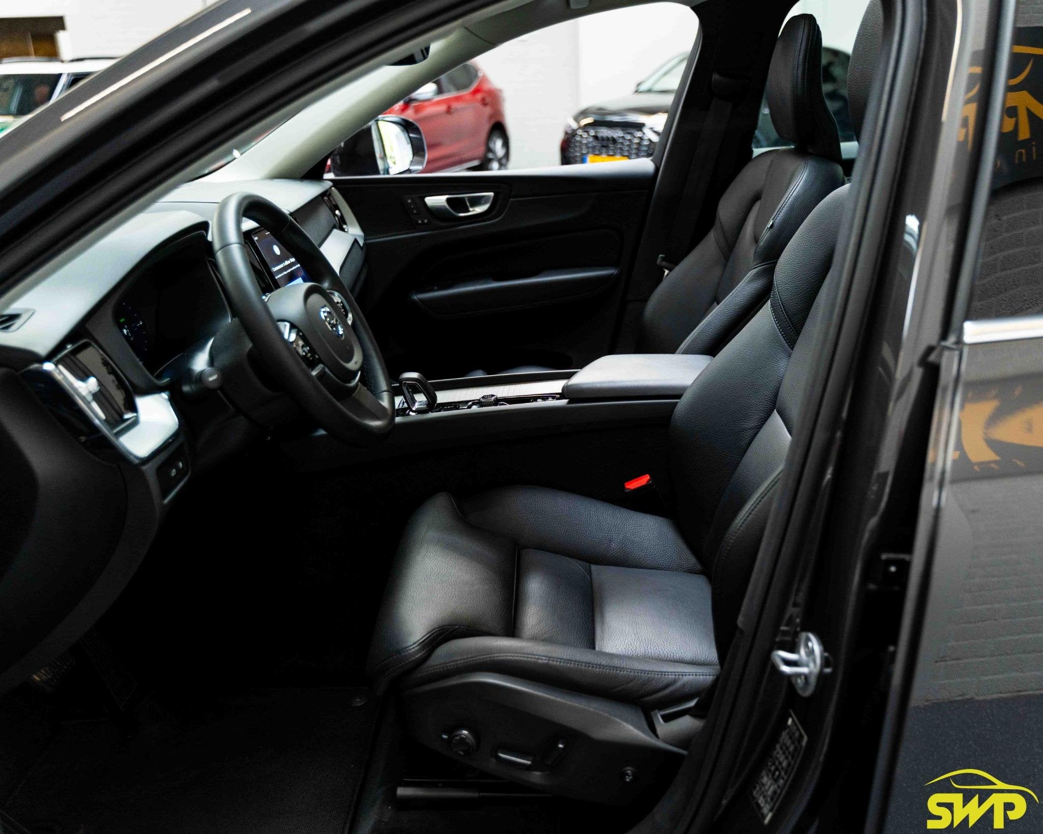 Volvo XC60 2.0 T6 Plug-in hybrid AWD Plus Bright Long range, Auto's, Automaat, Gebruikt, 4 cilinders, 1969 cc
