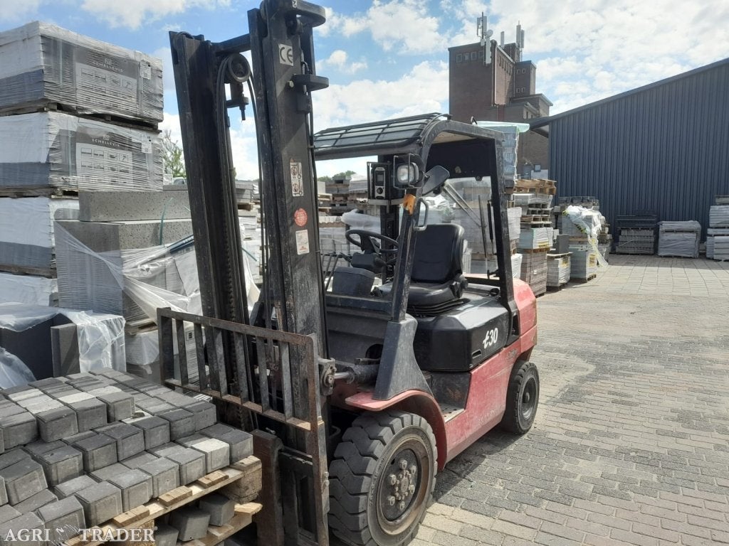 Diesel heftruck motor defect!, Zakelijke goederen, Machines en Bouw | Heftrucks en Intern transport, Ophalen, 3000 tot 4000 kg