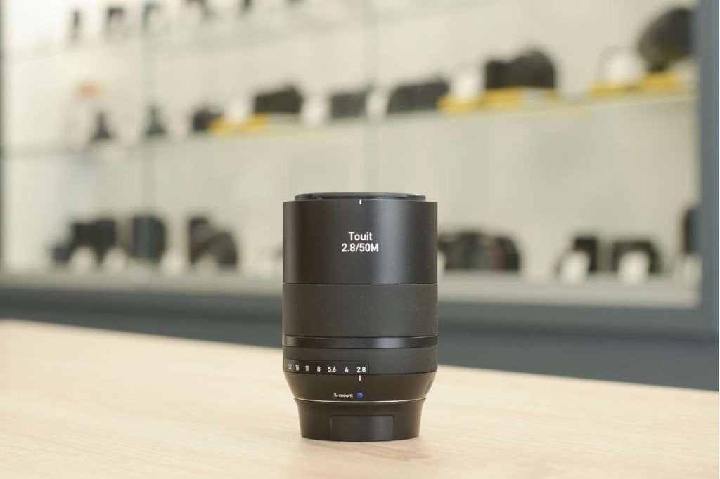Zeiss Touit 50M 2.8 - X-mount fujifilm (Occasion Zwolle), Foto-Groep, Luttekepoortstraat 26 3841 AX Harderwijk, Ophalen of Verzenden