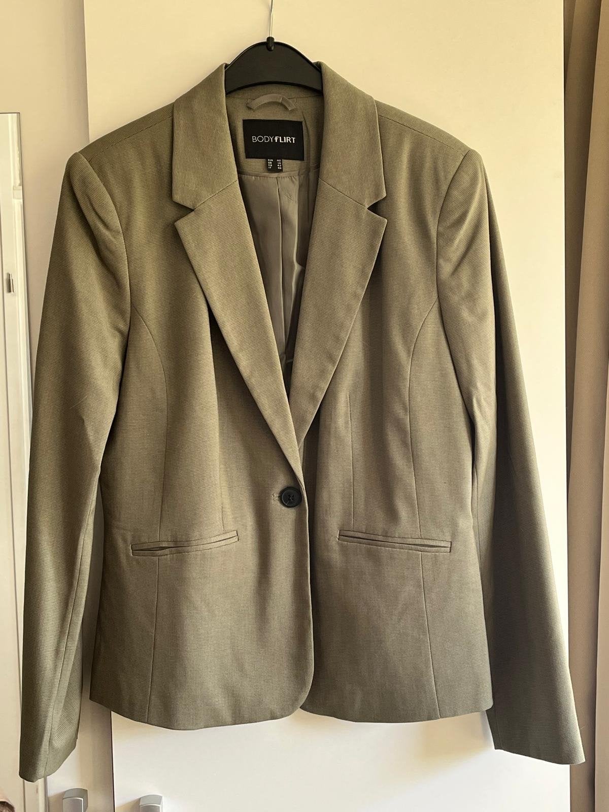 Groene blazer  Maat 40, Maat 38/40 (M), Ophalen of Verzenden, Zo goed als nieuw, Jasje