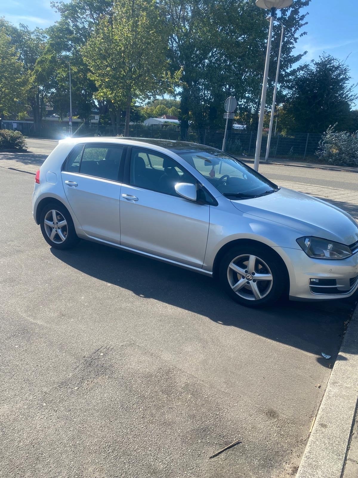 Volkswagen Golf 1.2 TSI 77KW 5D 2013 Grijs.  APK :01/11/2027, Auto's, Voorwielaandrijving, 4 cilinders, 610 kg, 49 €/maand