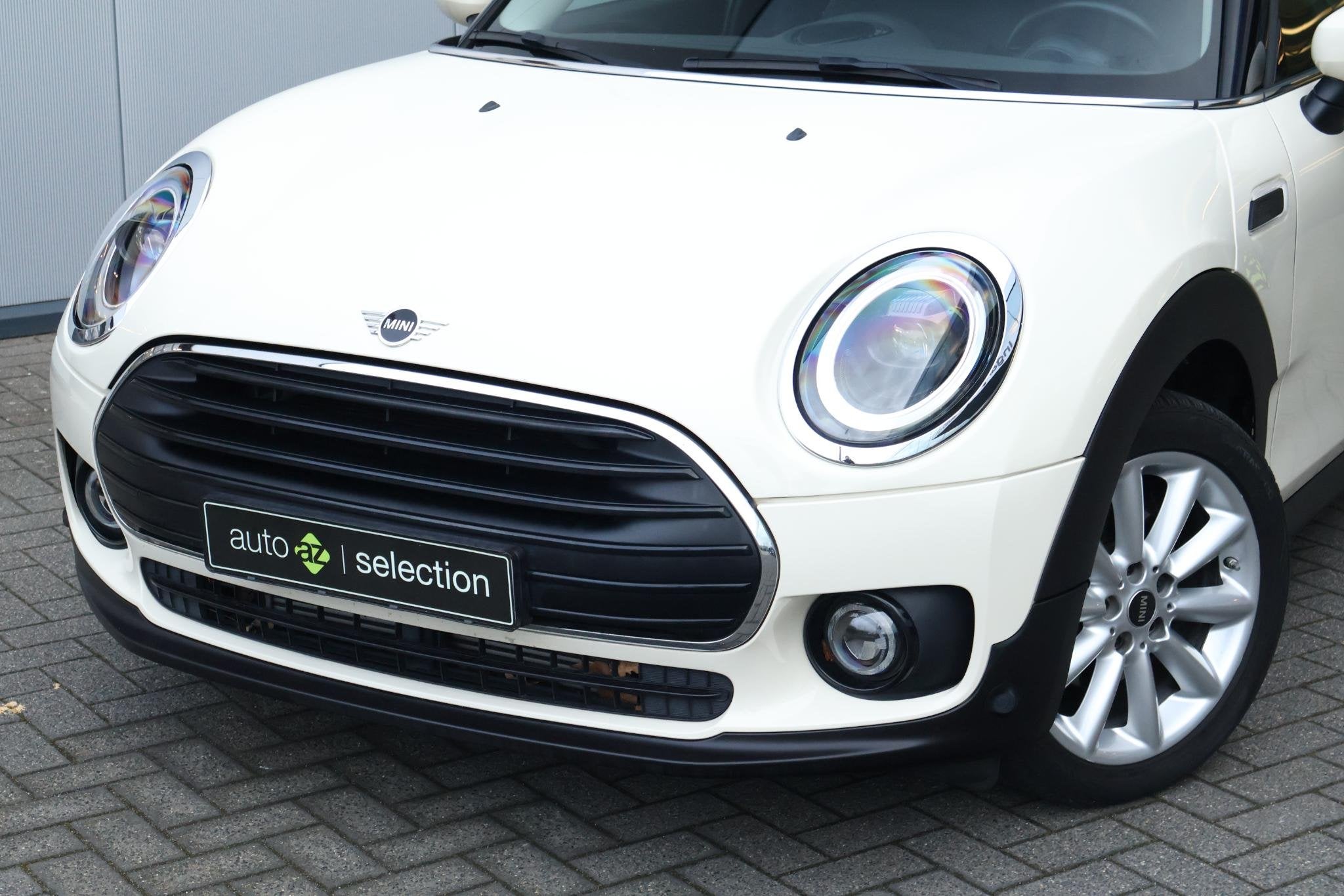 MINI Clubman 1.5 One Business Edition / Apple Carplay / DAB, Gebruikt, 700 kg, Leder en Stof, Wit