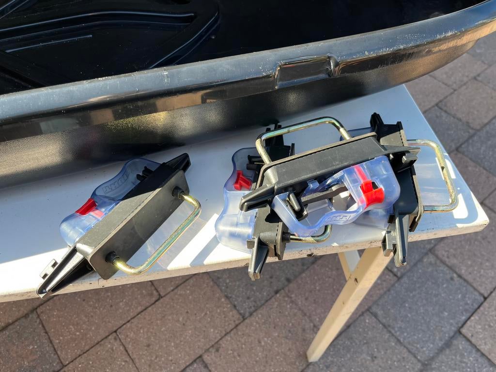 Thule Ocean 700 dakkoffer, Ophalen, Zo goed als nieuw