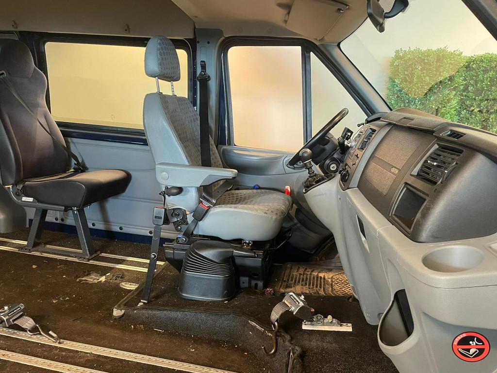 Ford Transit L2H2 Rolstoelbus - Rolstoel voorin SBS, Auto's, Bestelauto's, Gebruikt, Zwart, 4 cilinders, Blauw