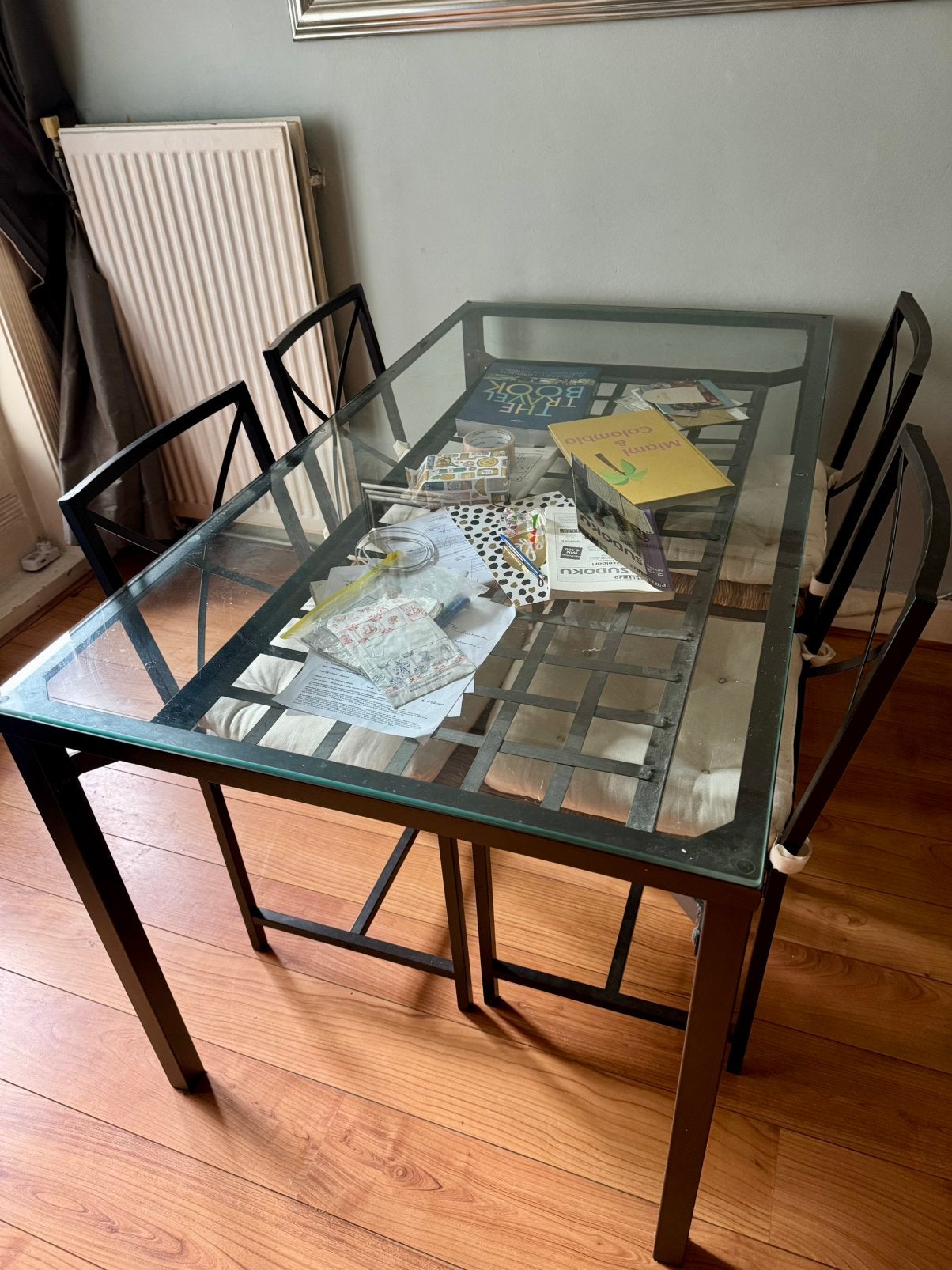 Gratis eettafel met 4 stoelen, Huis en Inrichting, Tafels | Eettafels, Ophalen, 100 tot 150 cm, 50 tot 100 cm, Zo goed als nieuw
