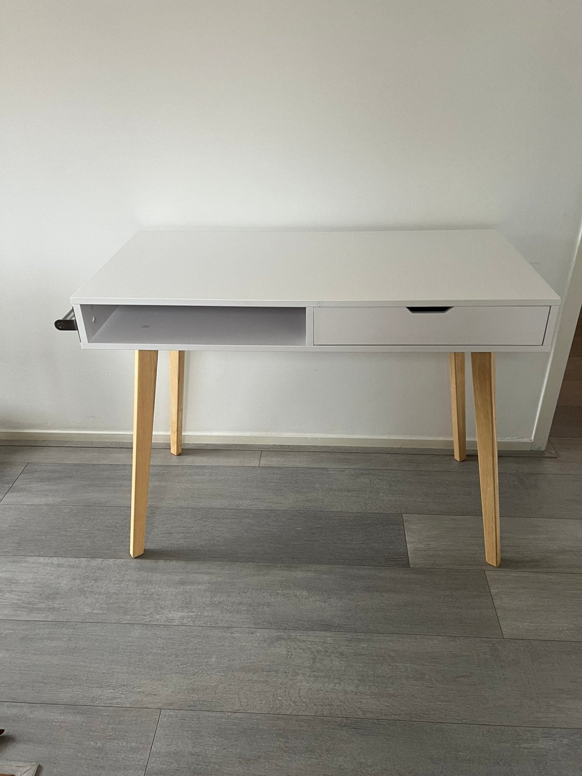 Leuk Jysk bureau, Huis en Inrichting, Bureaus, Ophalen, Opbergruimte, Hout, 76 cm