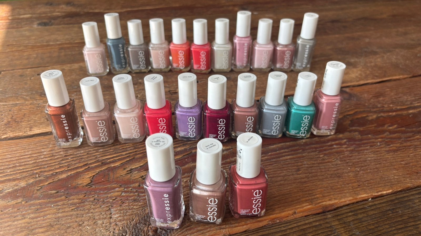 Essie nagellak en Expressie 24 flesjes, Ophalen of Verzenden, Zo goed als nieuw, Overige kleuren, Handen en Nagels