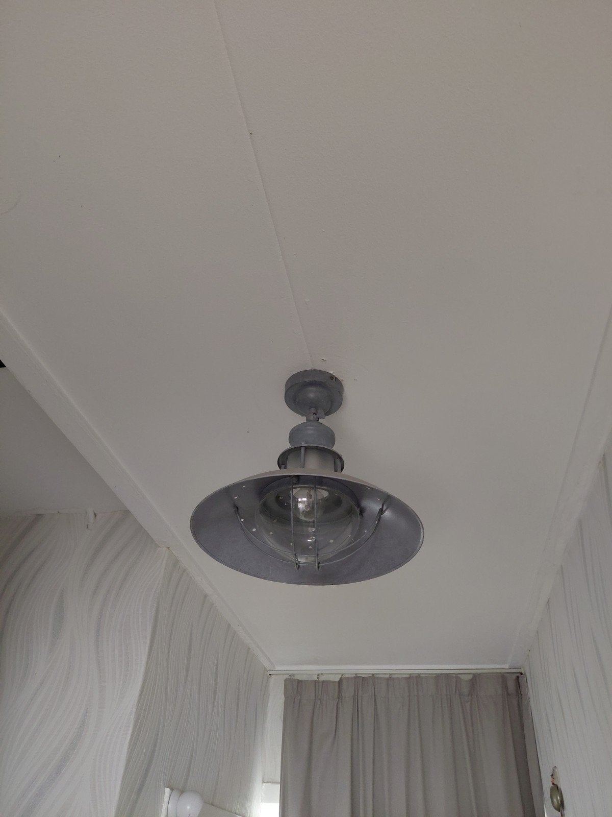 plafondlamp industrieel, Ophalen